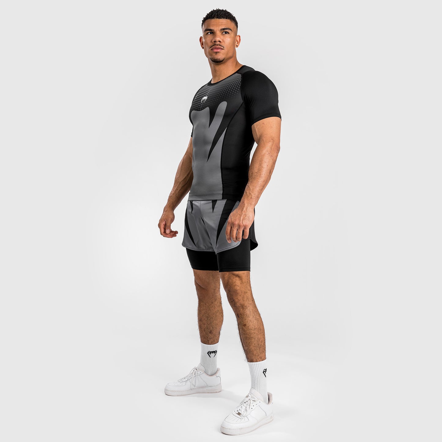 Rashguard à Manches courtes pour Hommes Venum Attack - Noir/Gris - product-type_T-Shirts de Compression