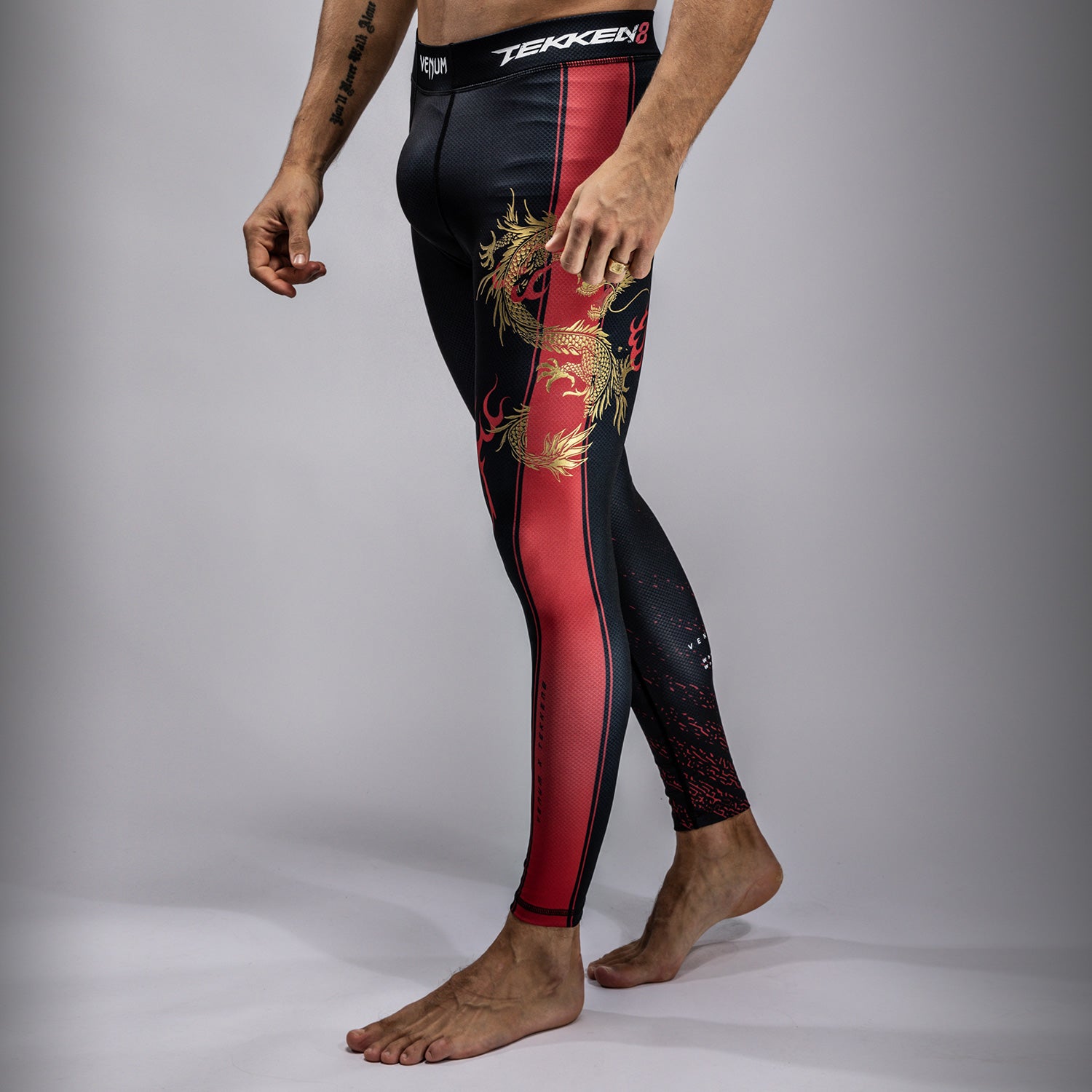 Pantalon de compression Venum x TEKKEN 8 - Marshall Law - Noir/Rouge/Or - product-type_Pantalons de Compression