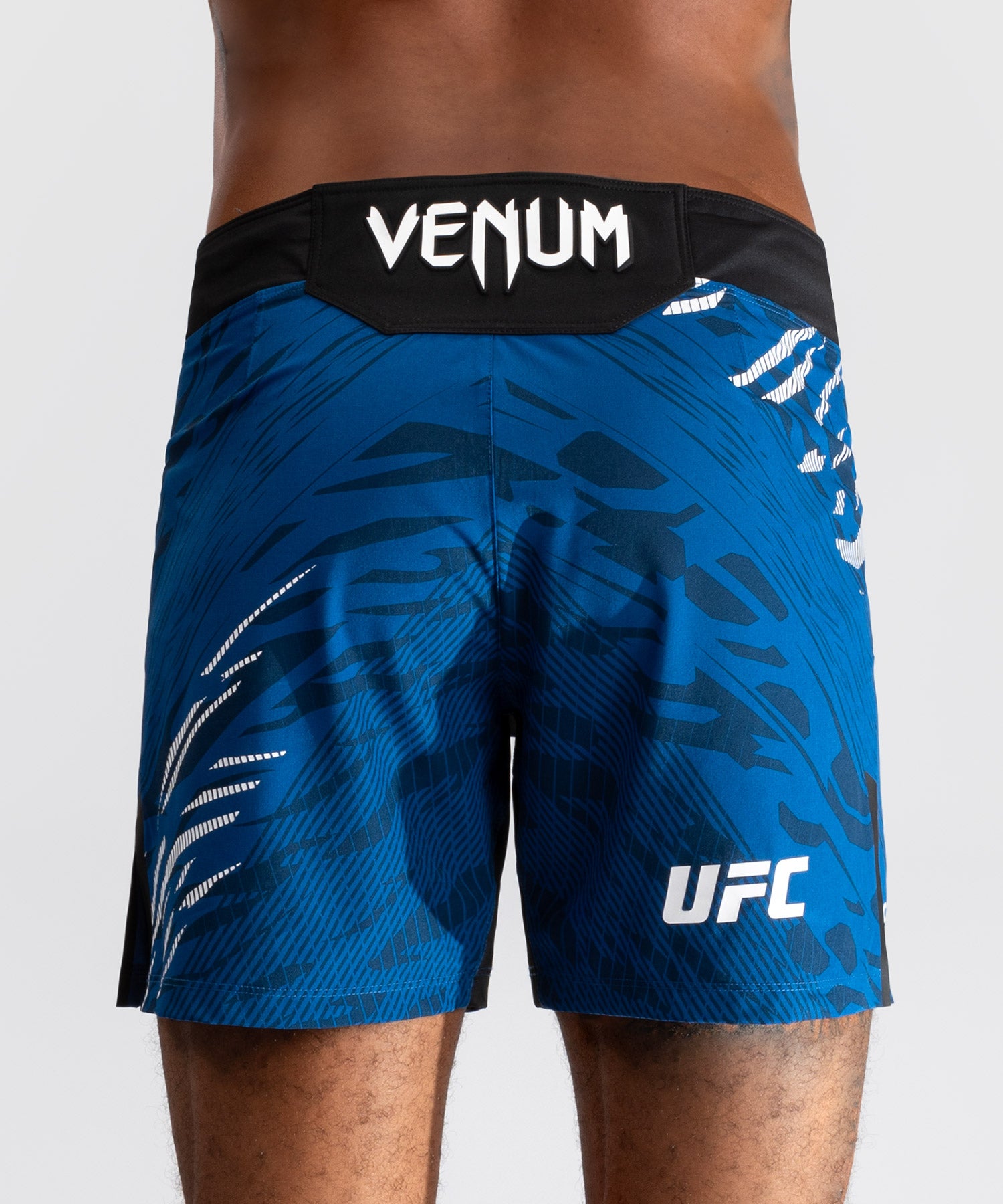 Shorts de Combat pour Hommes UFC Fusion by Venum Personnalisé Authentic Fight Night - Coupe Courte - Bleu - product-type_Shorts de MMA