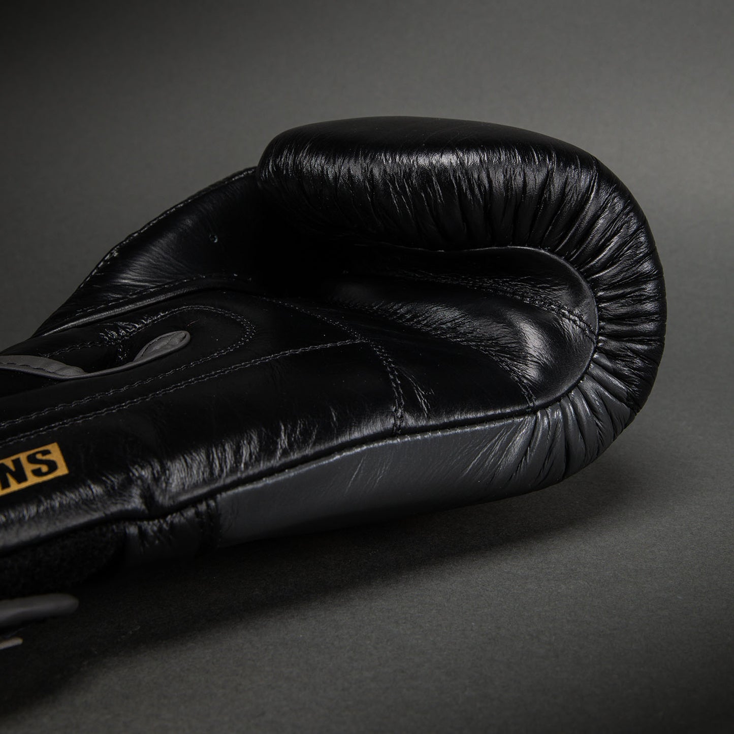Gants de boxe Ringhorns Charger by Venum – Noir/Or - product-type_Gants de boxe