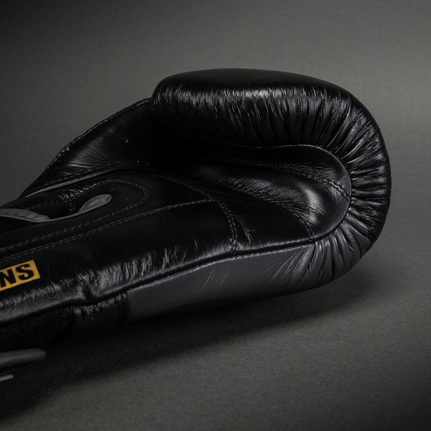 Gants de boxe Ringhorns Charger by Venum – Noir/Or - product-type_Gants de boxe