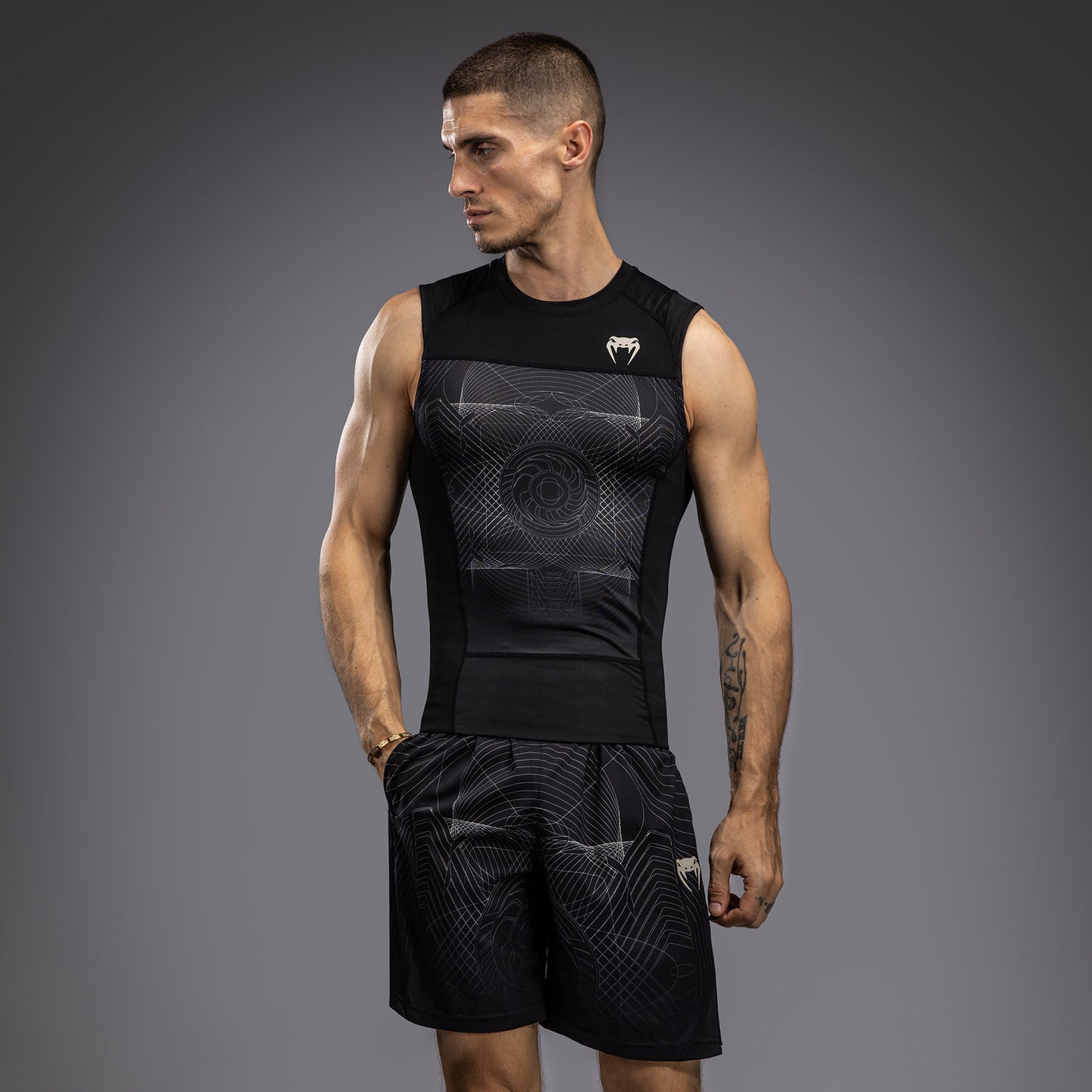 Rashguard sans Manches Venum G-Fit Air pour Hommes - Noir Intense/Sable Désert - product-type_T-Shirts de Compression