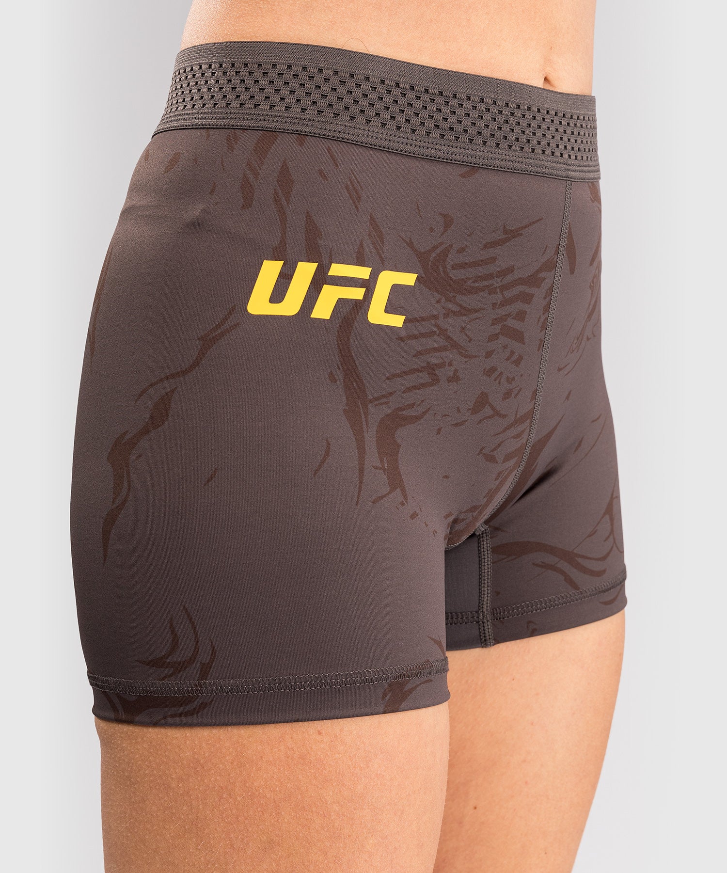 Short de compression pour Femmes UFC Fusion by Venum Fight Week - Marron Terrestre - product-type_Shorts de compression