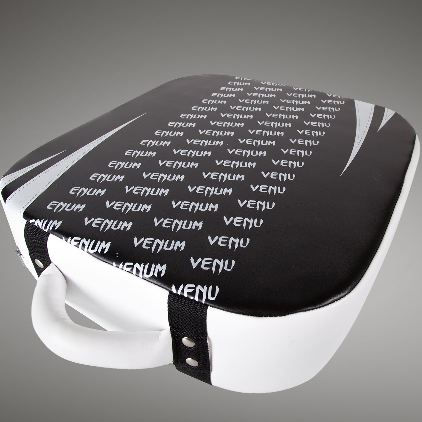 Valise de frappe Venum Absolute - Noir/Blanc - product-type_Boucliers de frappe
