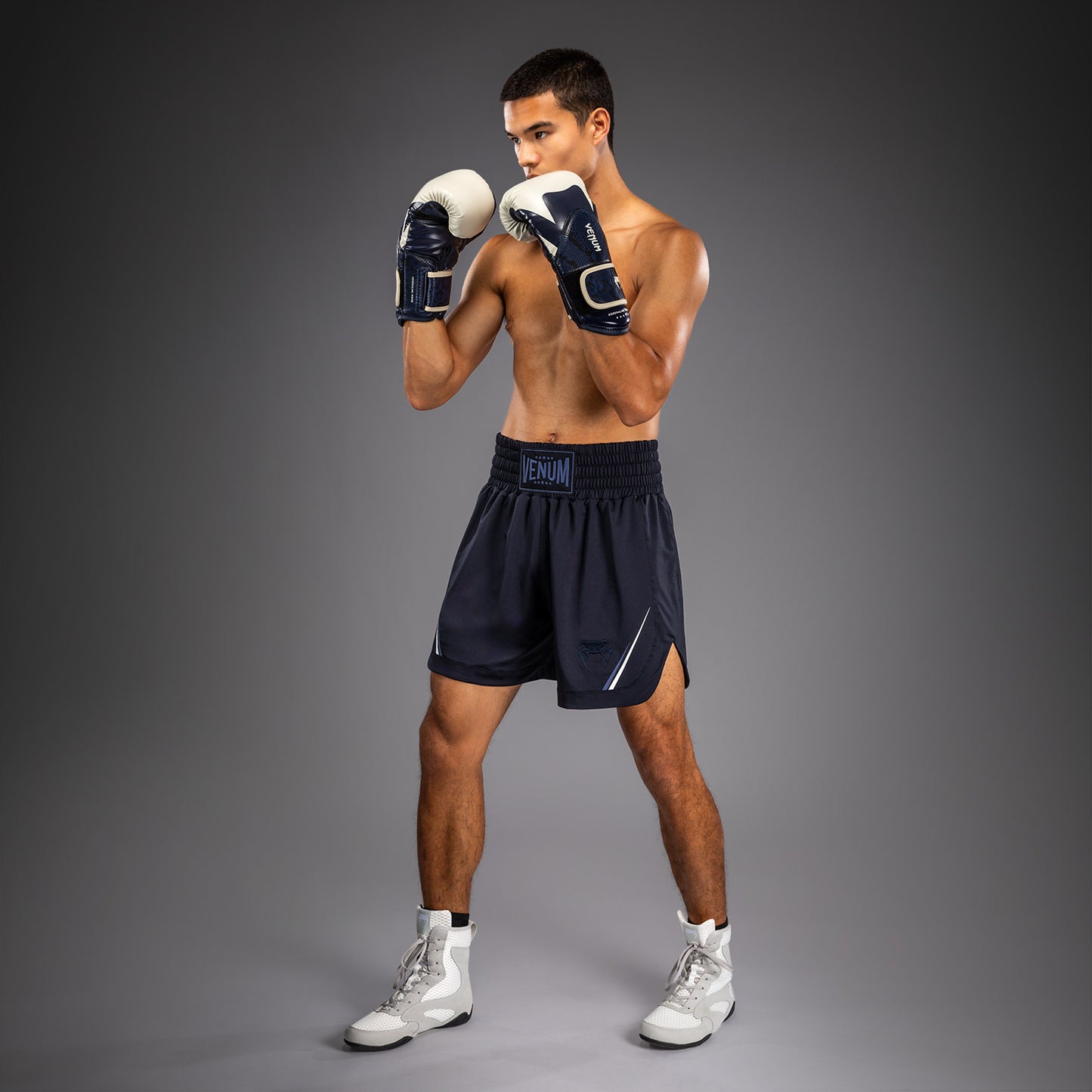 Short de Boxe Venum G-Core - Bleu Marine/Blanc