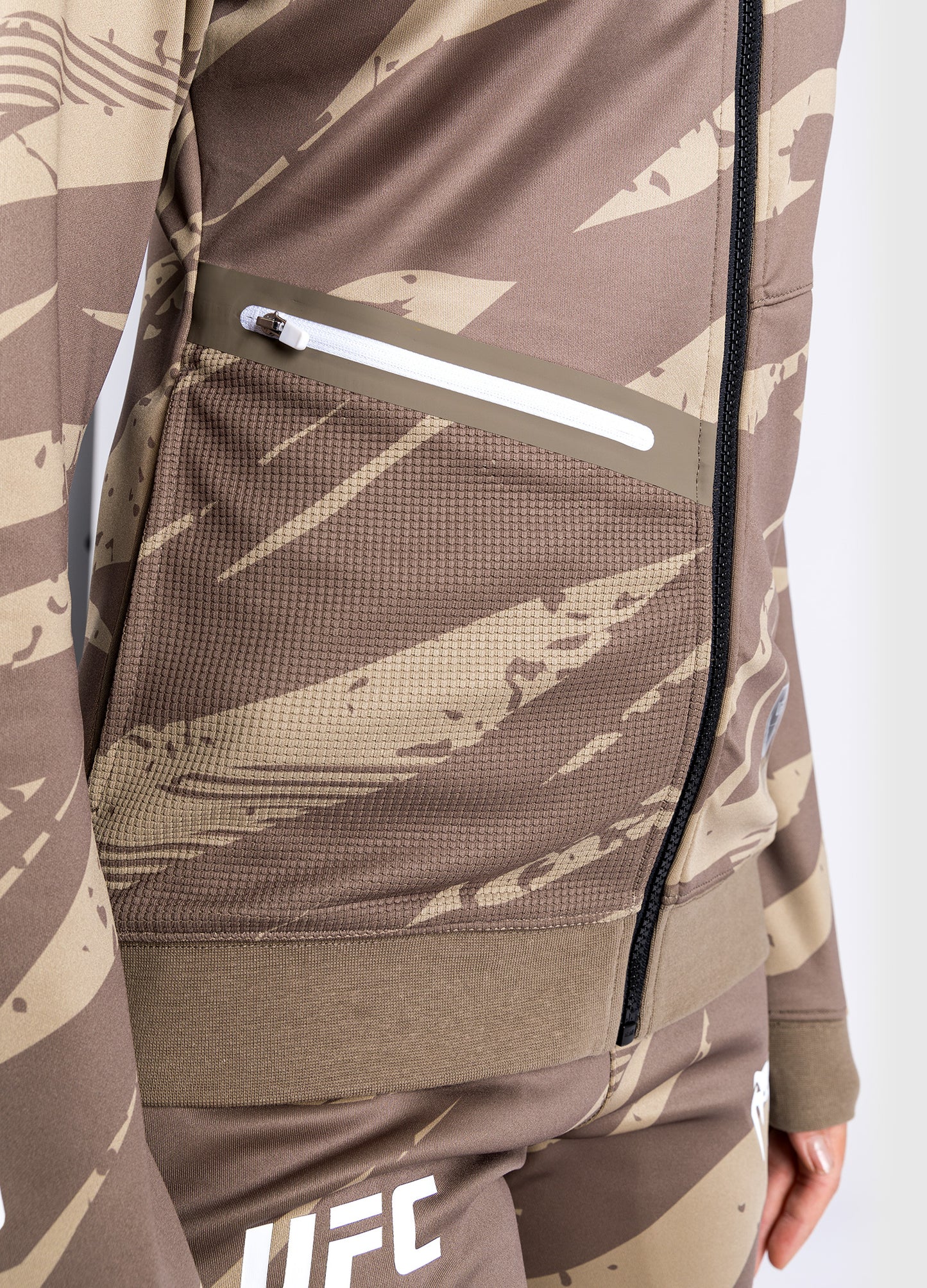 Veste À Capuche Zippé pour Femmes UFC Adrenaline by Venum Fight Week - Desert Camo - product-type_Sweatshirts