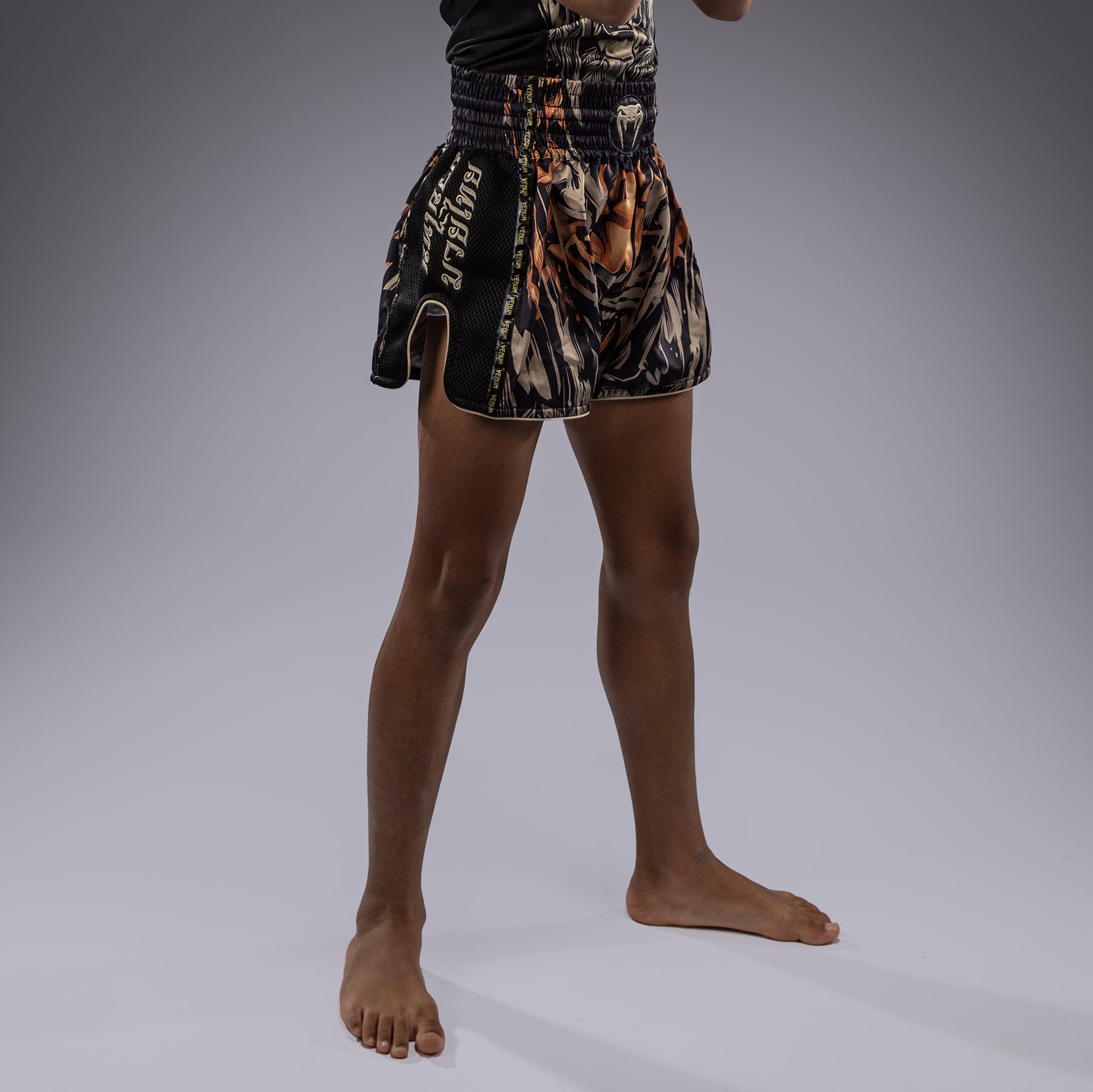 Short Muay Thai Venum Tiger pour Enfants - Noir/Orange Néon - product-type_Shorts de Muay Thai