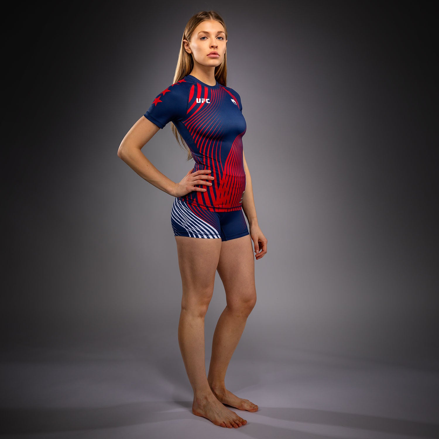 Official UFC Freedom 250 by Venum Authentic Fight Night Rashguard à manches courtes pour femme - Bleu - product-type_T-Shirts de Compression