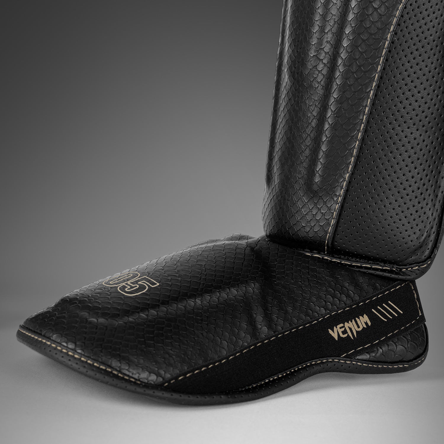 Protège-tibias Venum Impact Evo Scales – Noir - product-type_Protège-tibias