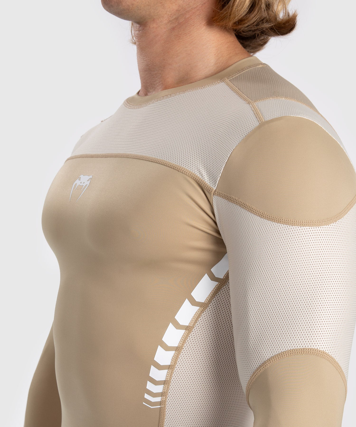 Rashguard À Manches Longues pour Hommes Venum Tempest - Beige/Sable - product-type_T-Shirts de Compression