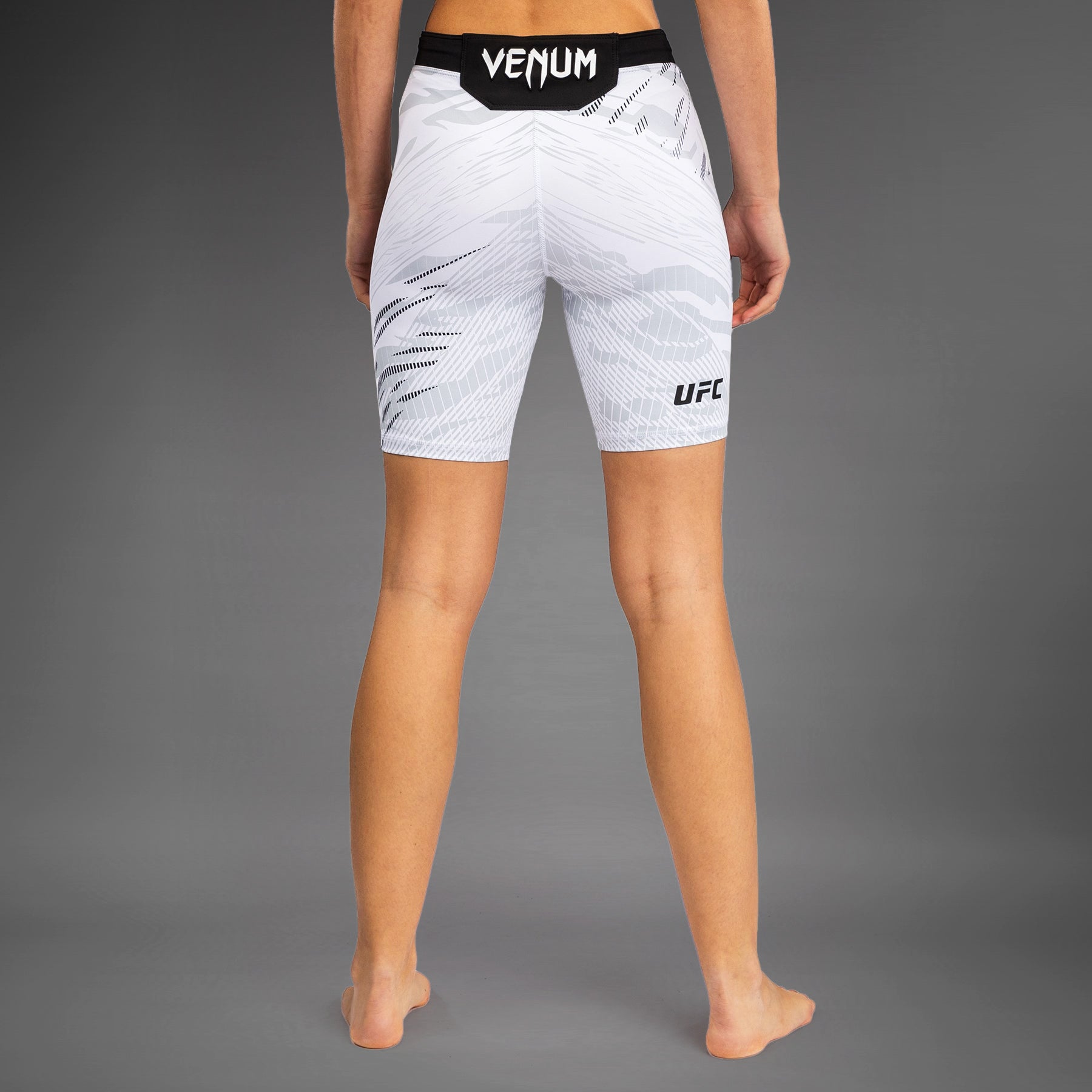 Short de compression pour Femmes UFC Fusion by Venum Authentic Fight Night - Coupe Longue - Blanc - product-type_Shorts de compression