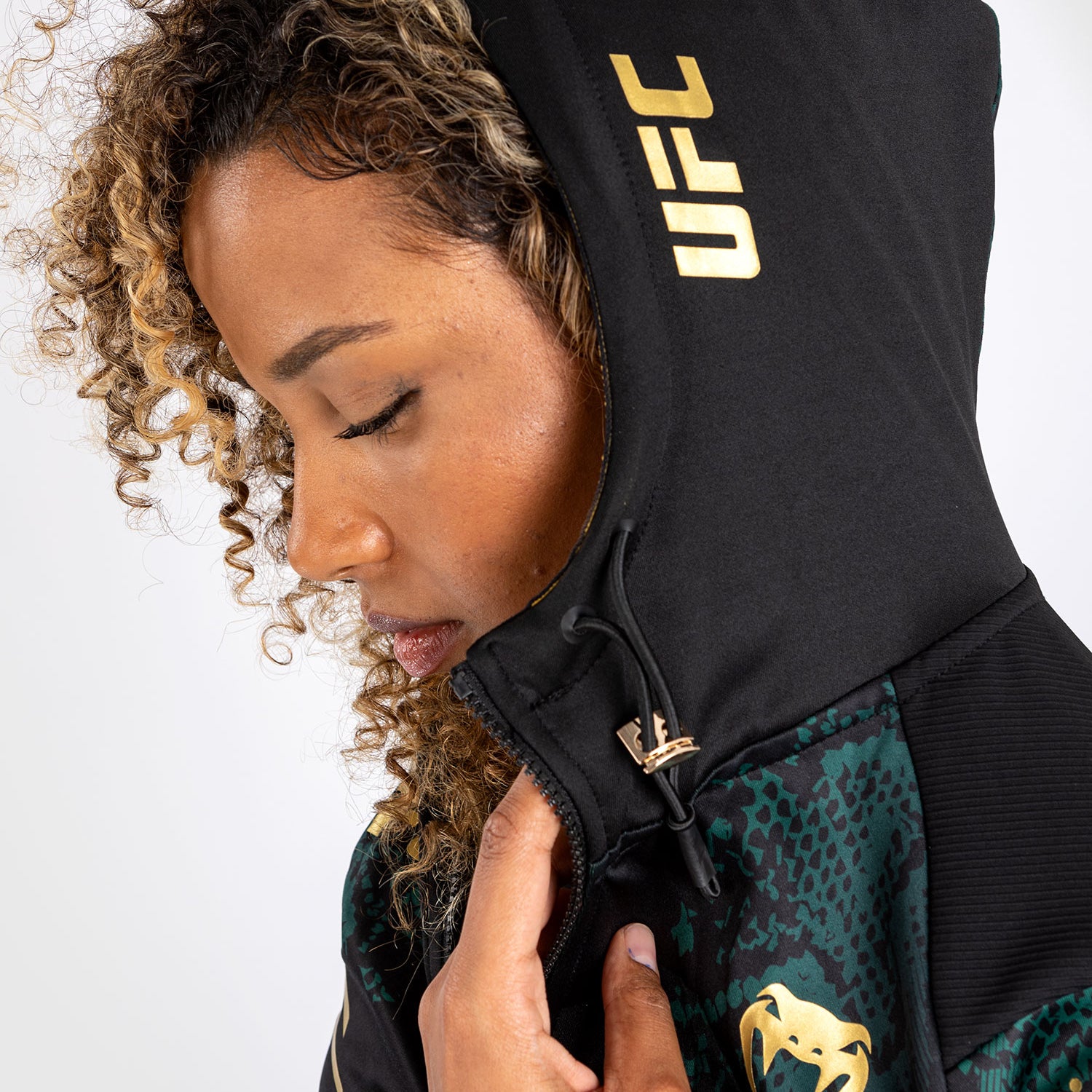 Sweat à capuche Personnalisé pour Femmes UFC Adrenaline by Venum Authentic Fight Night - Emerald Edition - Vert/Noir/Or - product-type_Vestes