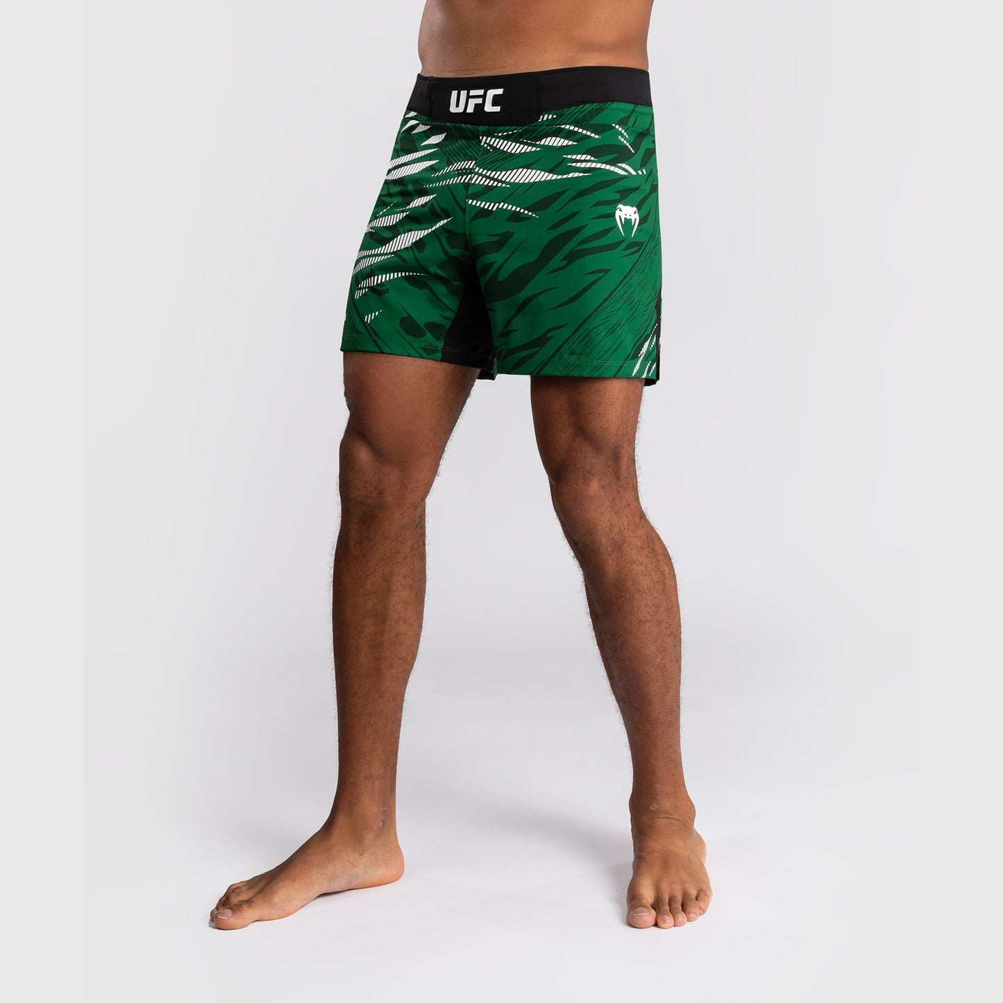 Shorts de Combat pour Hommes UFC Fusion by Venum Personnalisé Authentic Fight Night - Coupe Courte - Vert - product-type_Shorts de MMA