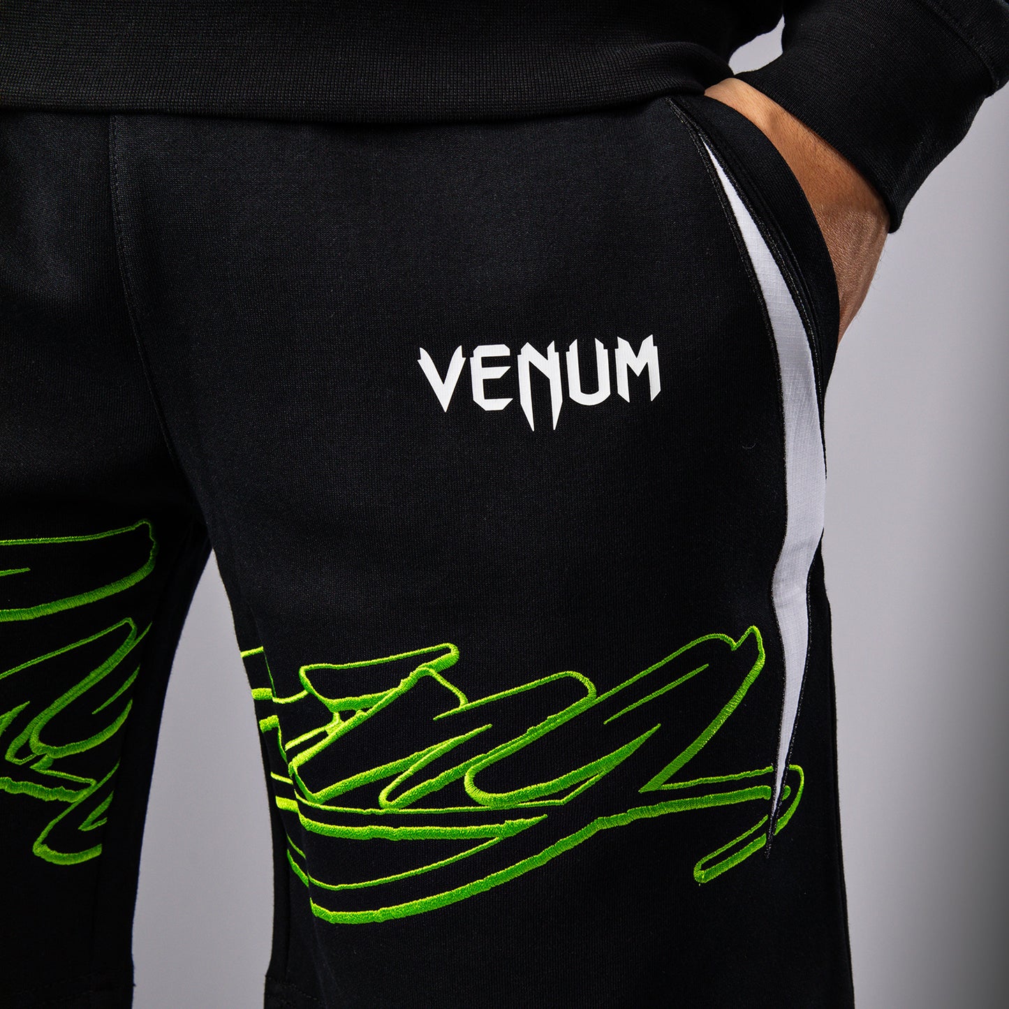 Short en coton pour Hommes Venum x Bud Racing - Noir/Blanc/Citron Vert - product-type_Shorts en Coton
