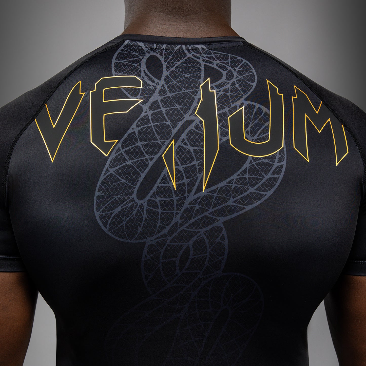 Rashguard Manches Courtes Venum Serpenti – Noir/Argent/Or - product-type_T-Shirts de Compression