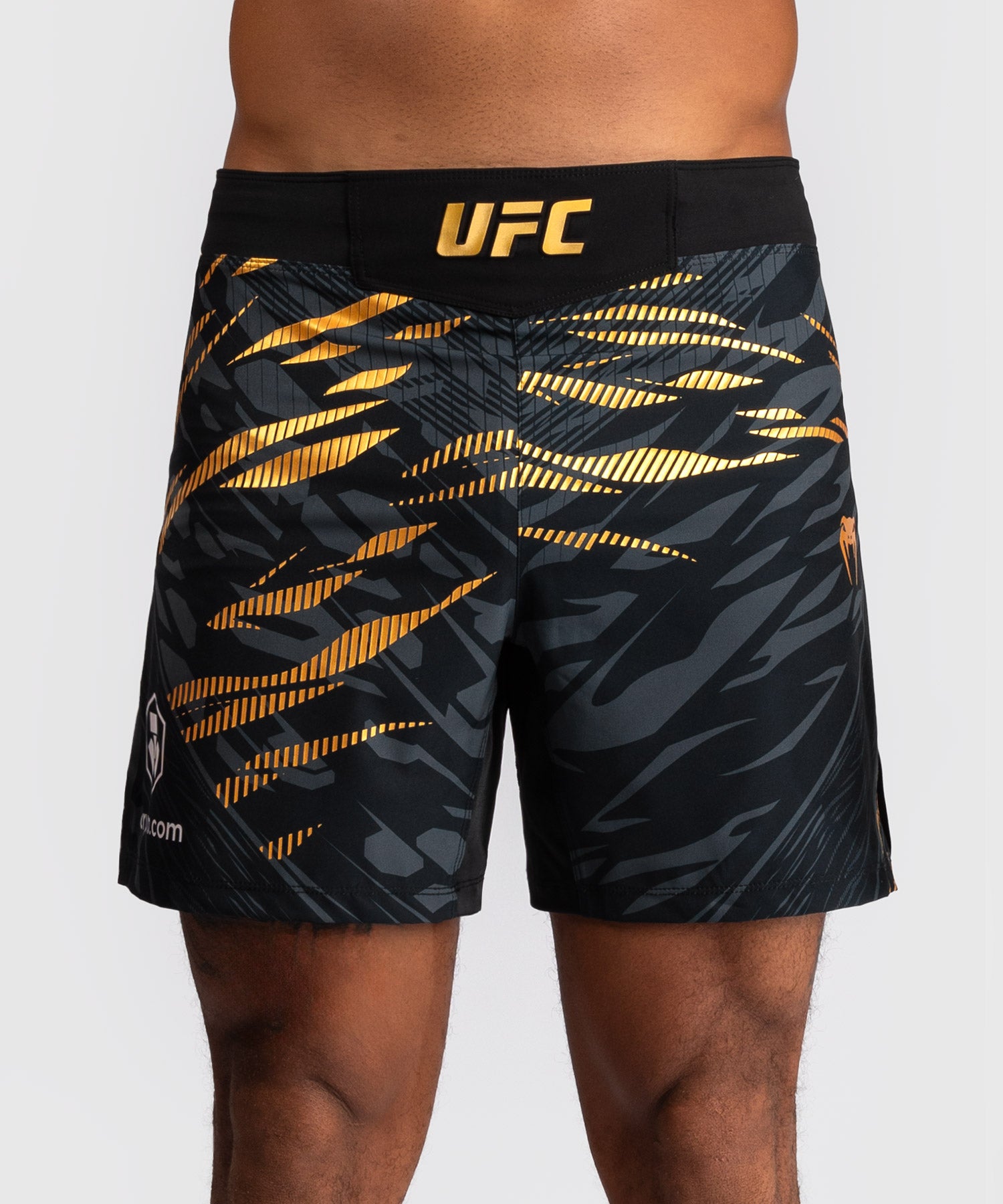 Shorts de Combat pour Hommes UFC Fusion by Venum Authentic Fight Night - Coupe Courte - Champion - product-type_Shorts de MMA