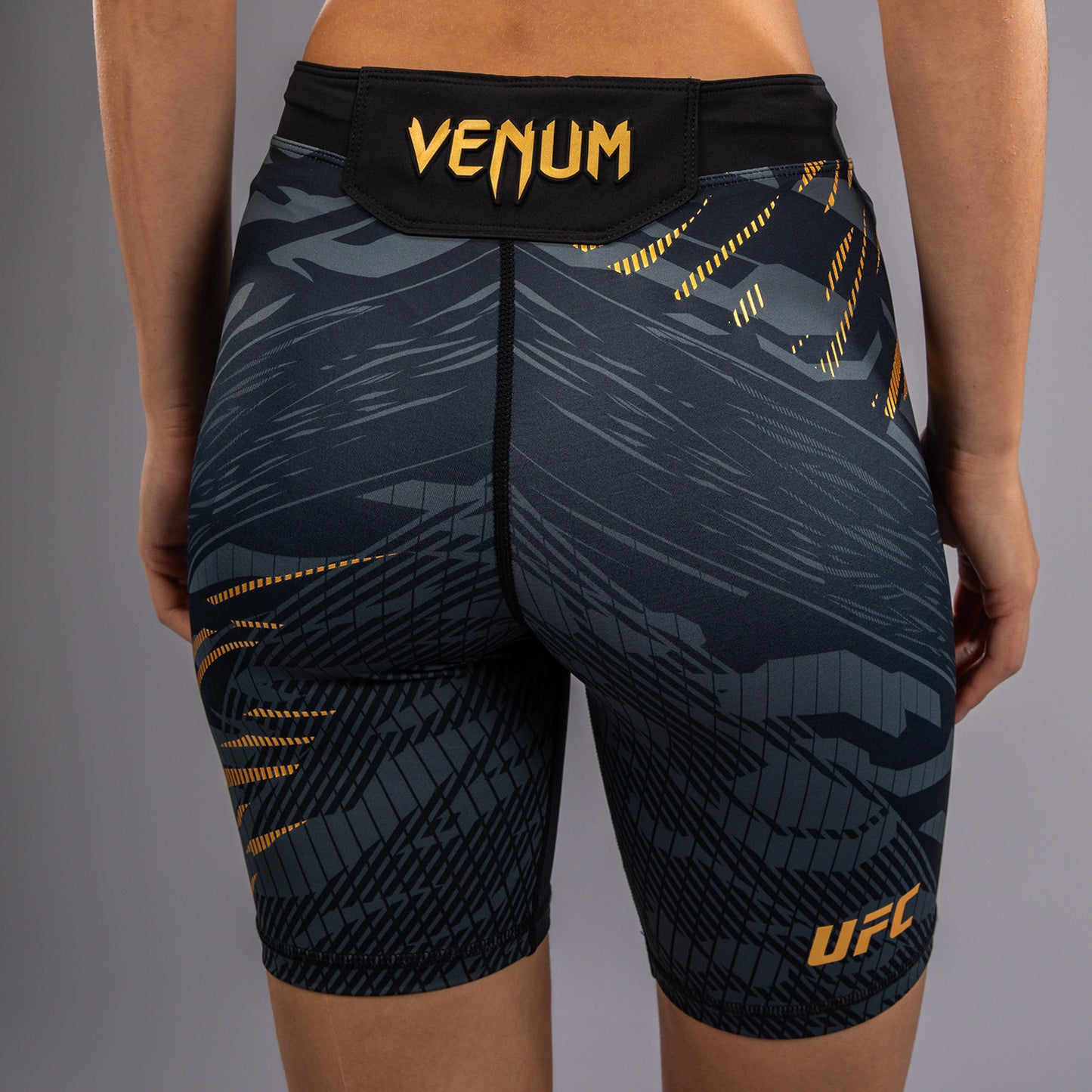 Short de compression pour Femmes UFC Fusion by Venum Authentic Fight Night - Coupe Longue - Champion - product-type_Shorts de compression