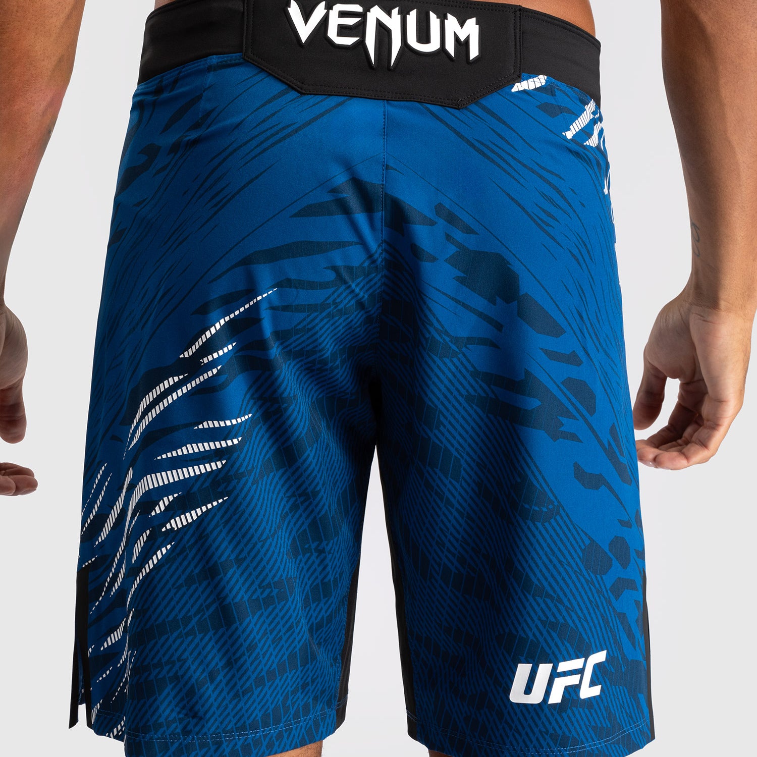 Shorts de Combat pour Hommes UFC Fusion by Venum Personnalisé Authentic Fight Night - Coupe Longue - Bleu - product-type_Shorts de MMA