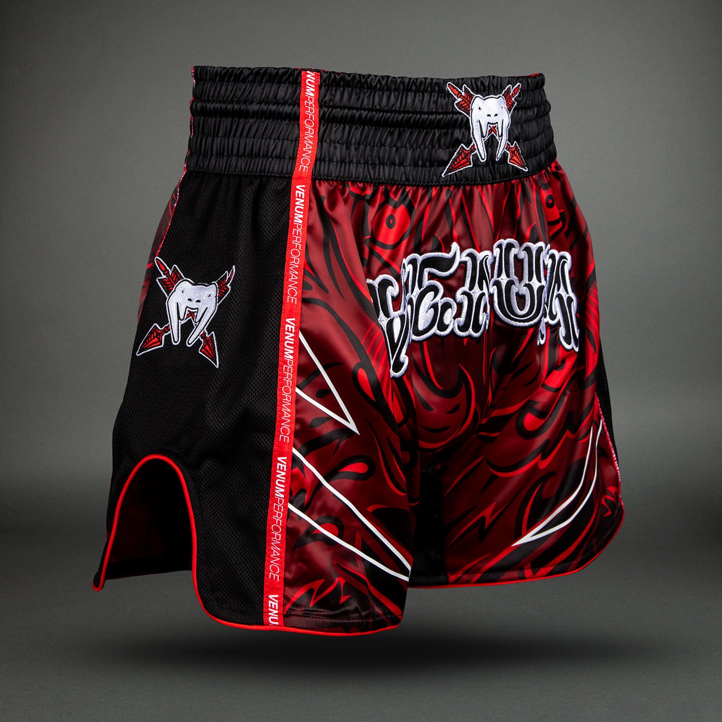 Short de Muay Thaï Venum Wolf Atak – Noir/Rouge - product-type_Shorts de Muay Thai