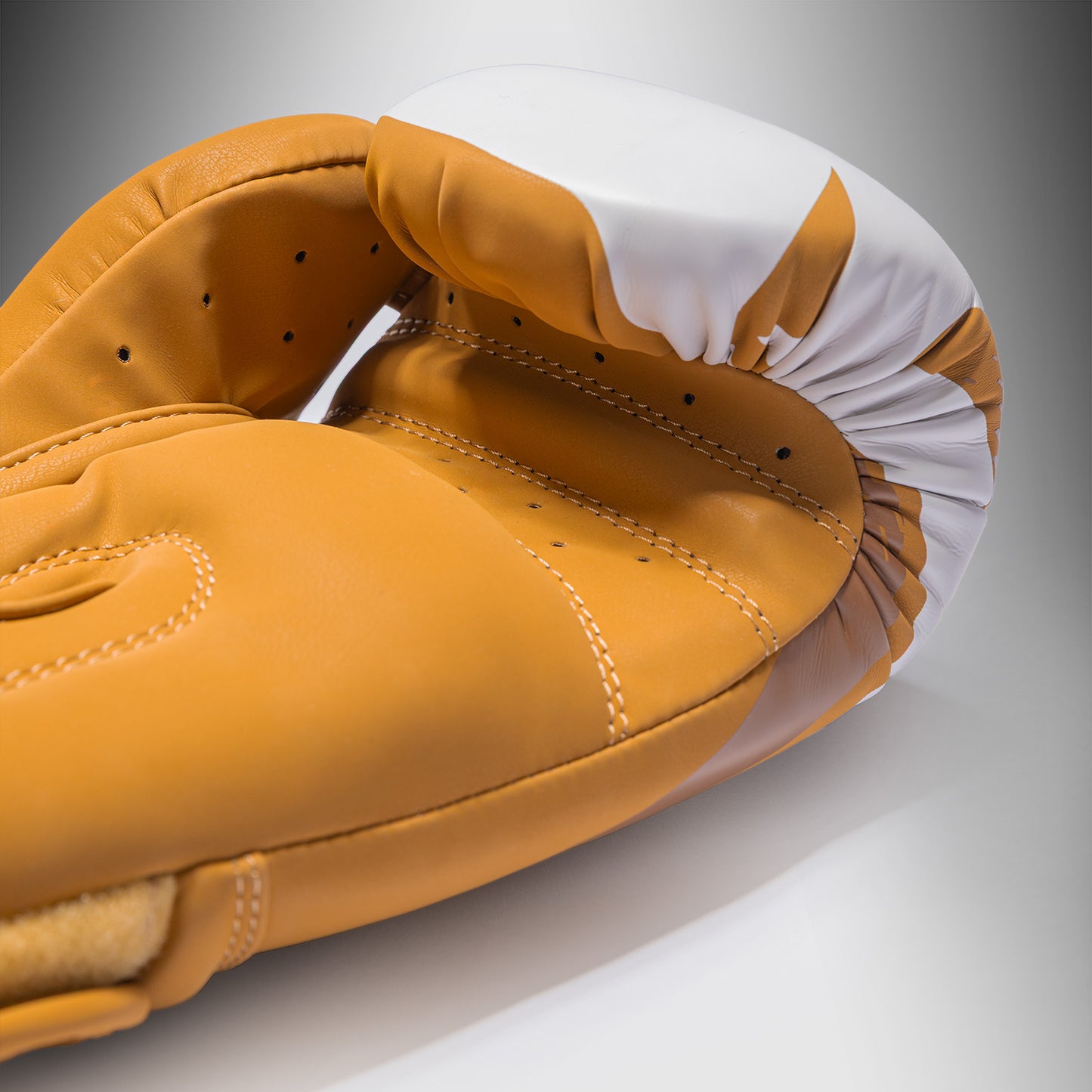 Gants de boxe Venum Hurricane – Havana/Blanc