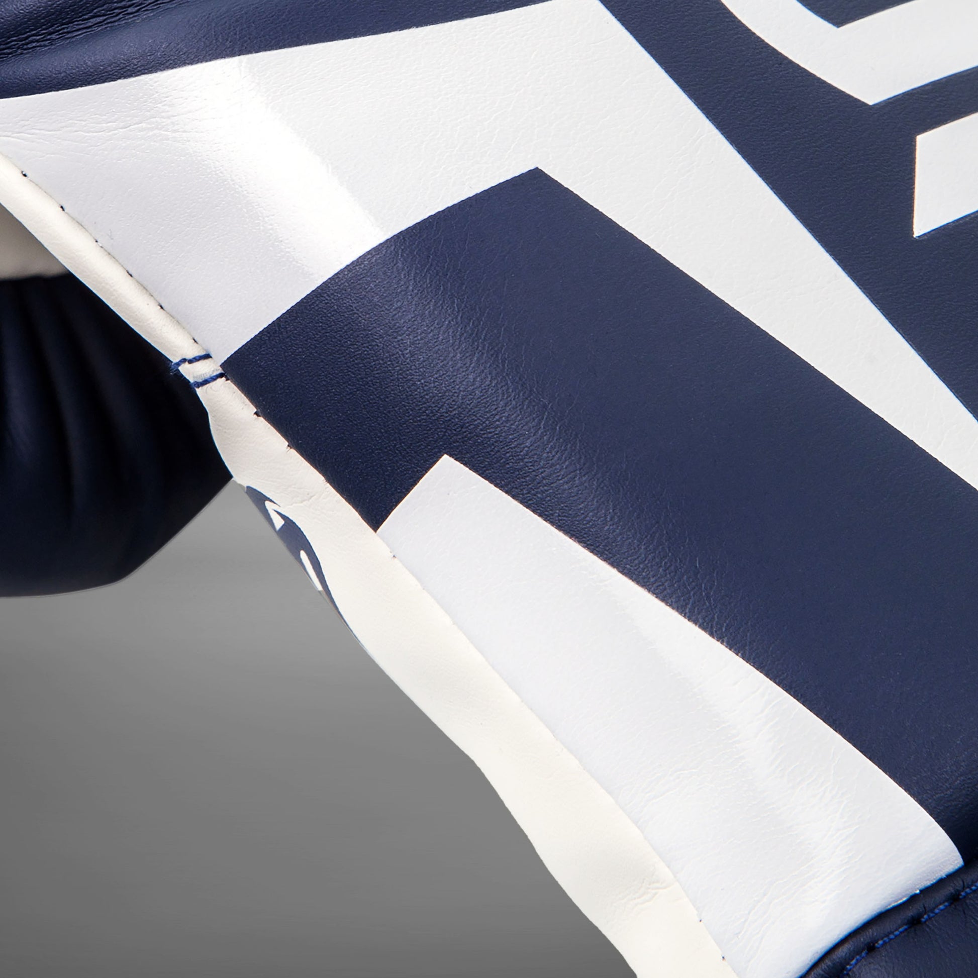 Gants de boxe Venum Elite - Blanc/Bleu Marine - product-type_Gants de boxe