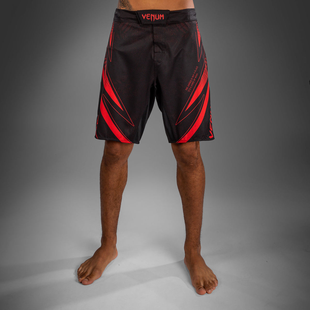 Short de MMA Venum Amazonia Reborn - Noir/Rouge