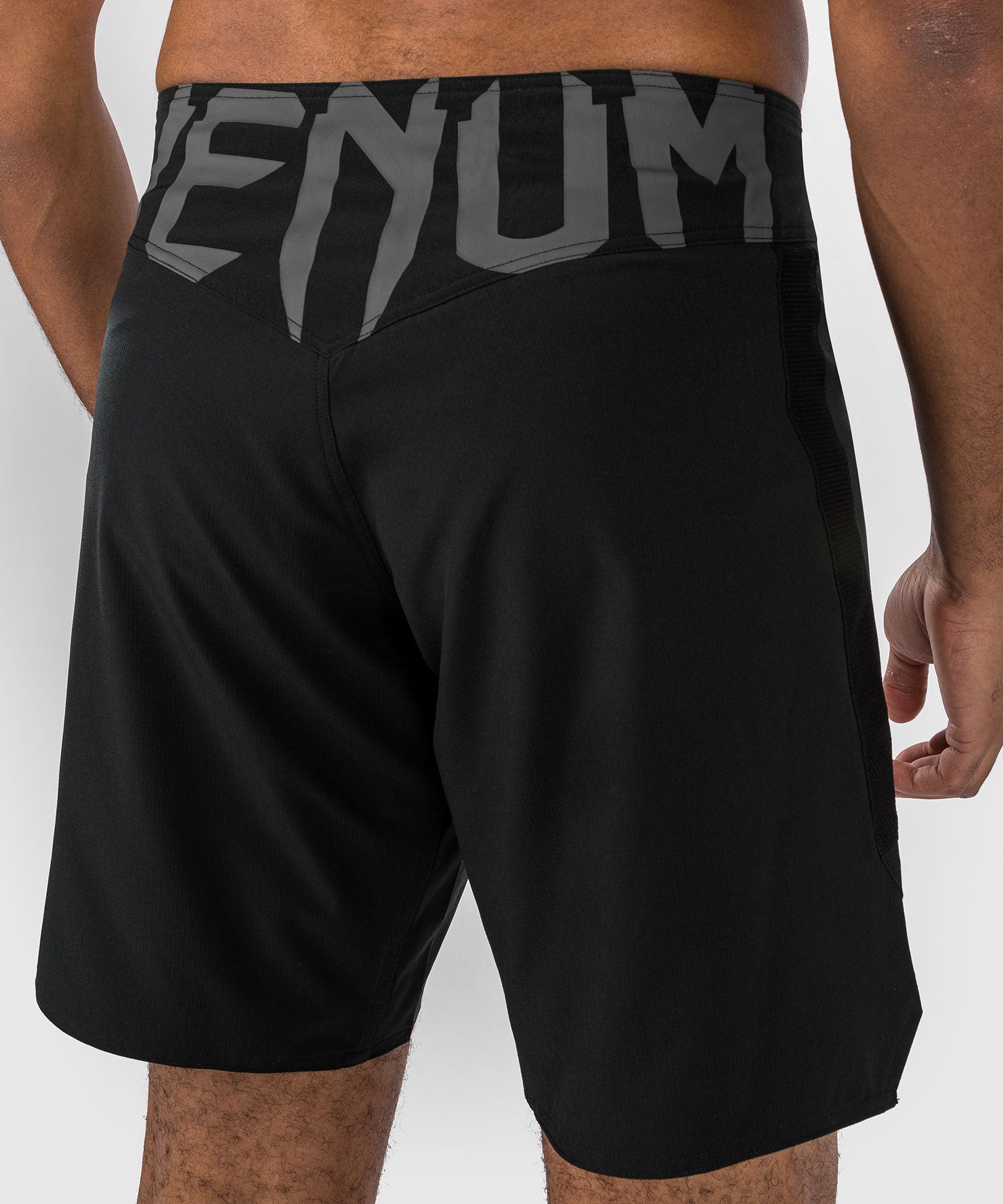 Venum Light 5.0 Short de combat - Noir/Blanc - product-type_Shorts de MMA