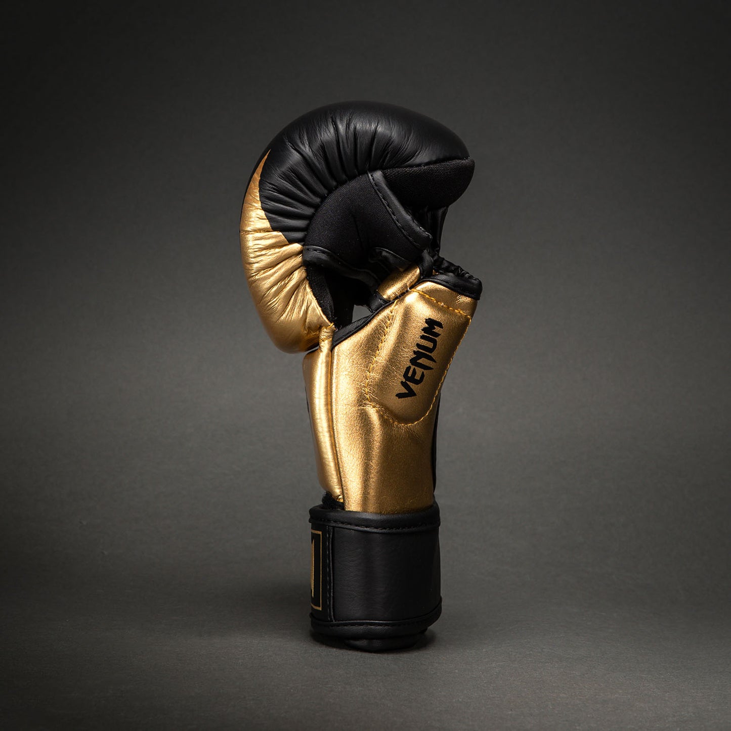 Gants de Sparring en Cuir Venum Attack 2.0 – Or/Noir