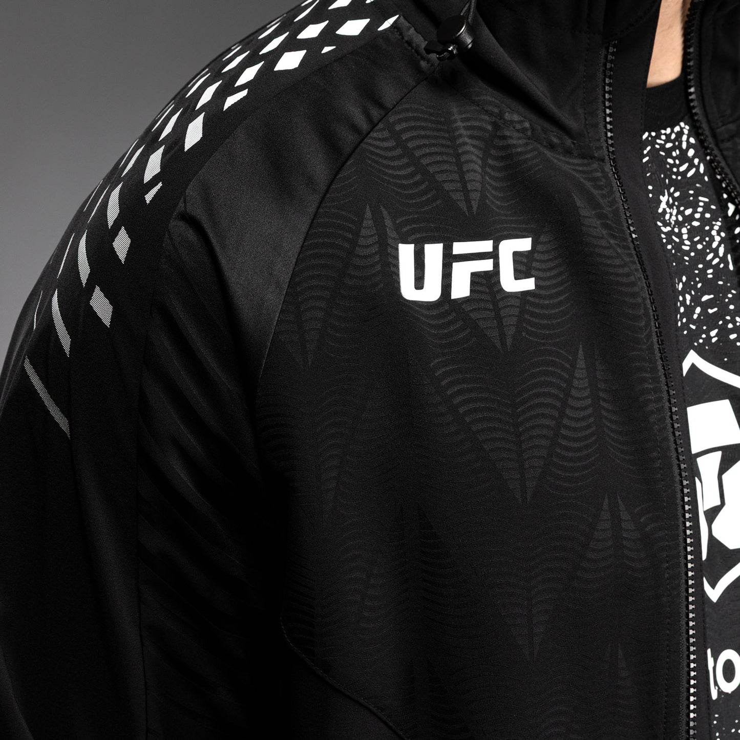 Sweat à capuche Walkout Homme Personnalisé UFC Zenith by Venum Authentic Fight Night - Noir
