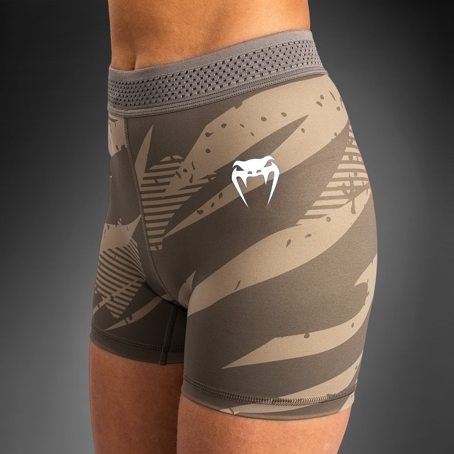 Short de compression pour Femmes UFC Adrenaline by Venum Fight Week - desert Camo - product-type_Shorts de compression