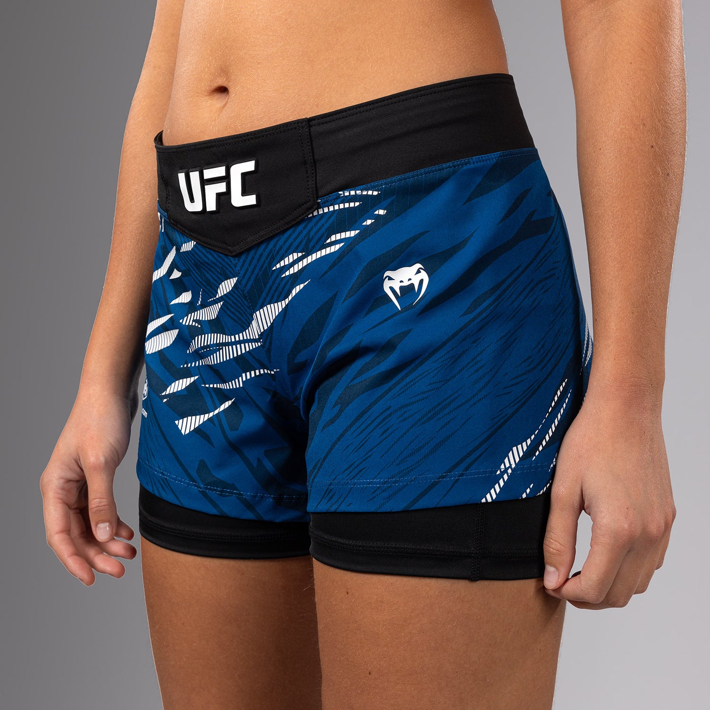 Shorts de Combat pour Femmes UFC Fusion by Venum Authentic Fight Night - Bleu - product-type_Shorts de MMA
