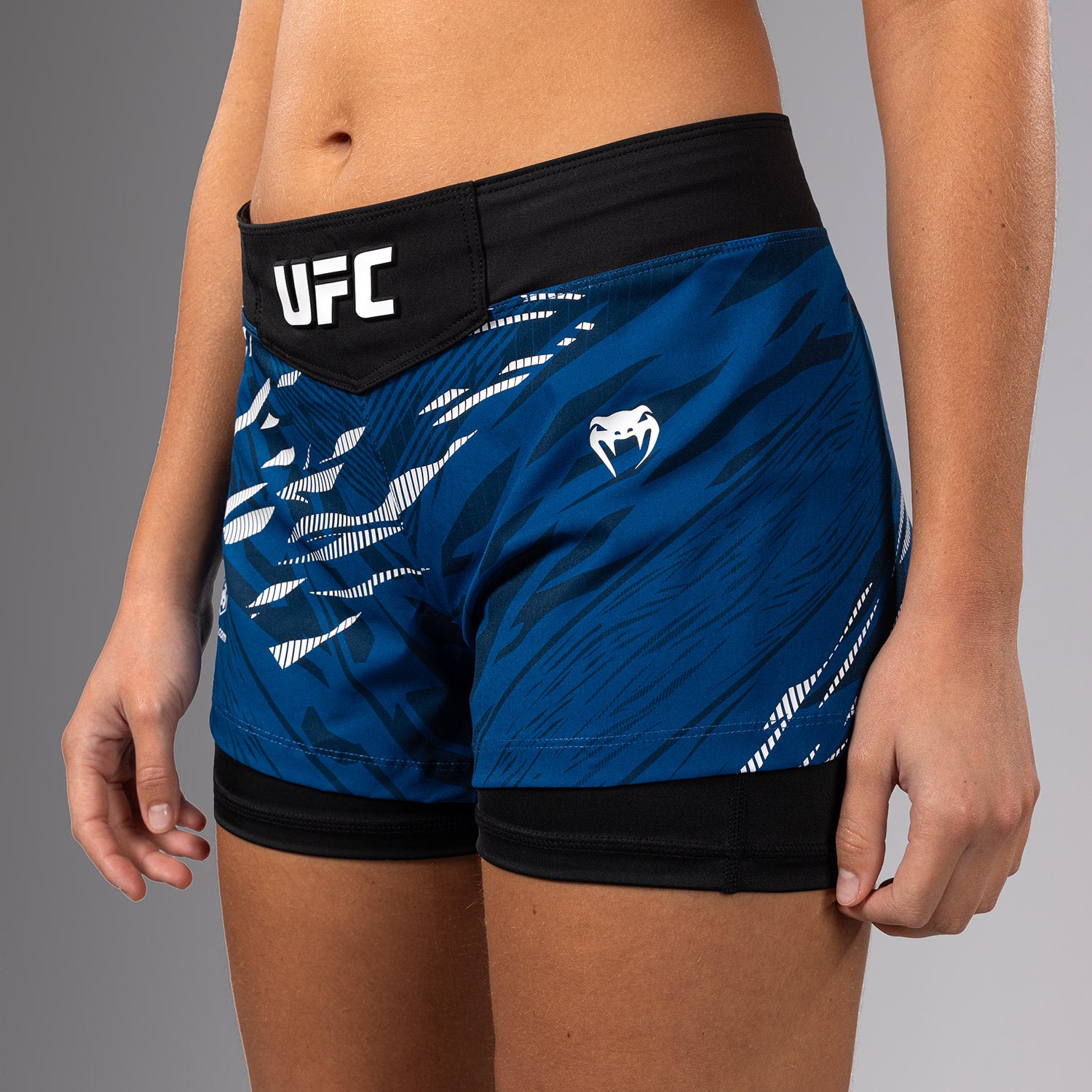Shorts de Combat pour Femmes UFC Fusion by Venum Authentic Fight Night - Bleu - product-type_Shorts de MMA