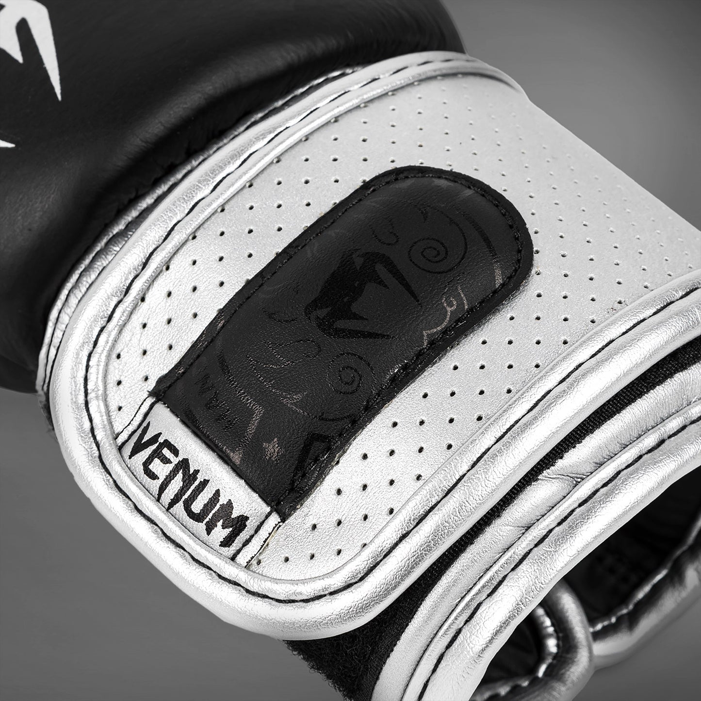 Gants de boxe Venum Power 2.0 - Noir/Argent - product-type_Gants de boxe