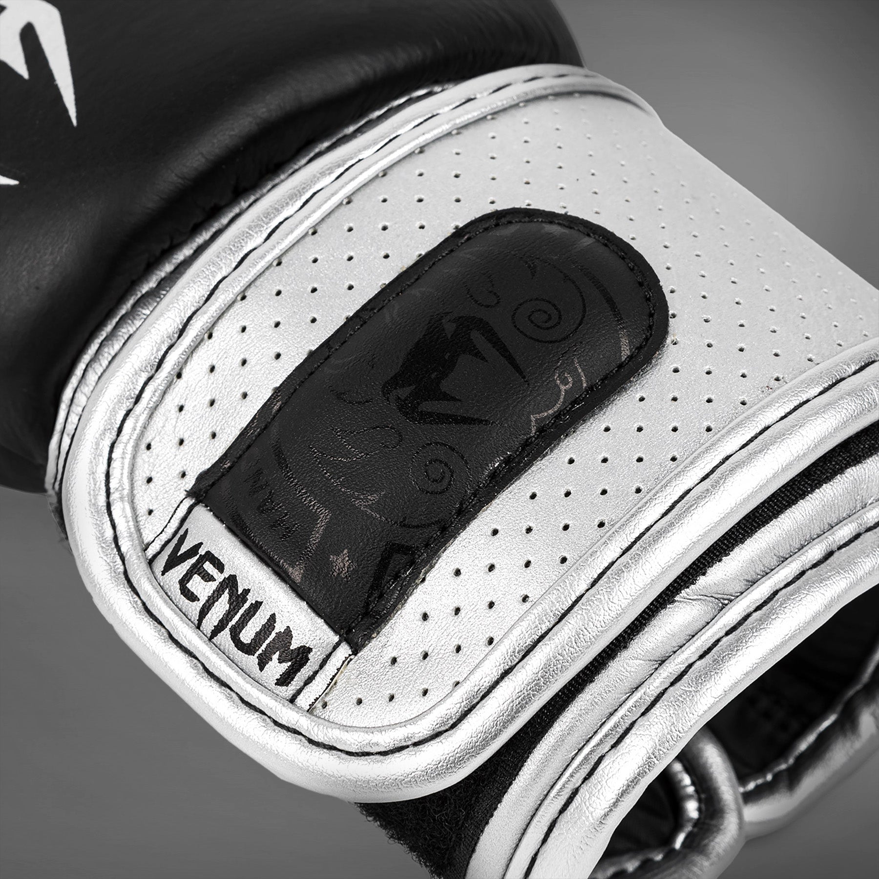 Gants de boxe Venum Power 2.0 - Noir/Argent - product-type_Gants de boxe