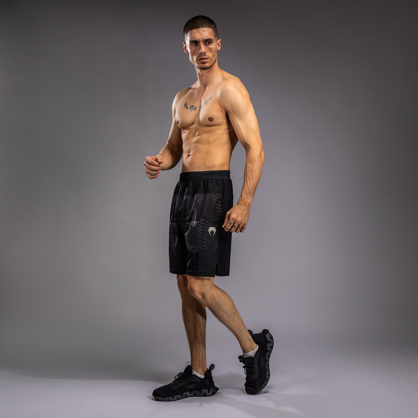 Short d'entraînement Venum G-Fit Air pour Hommes - Noir Intense/Sable Désert - product-type_Shorts de training