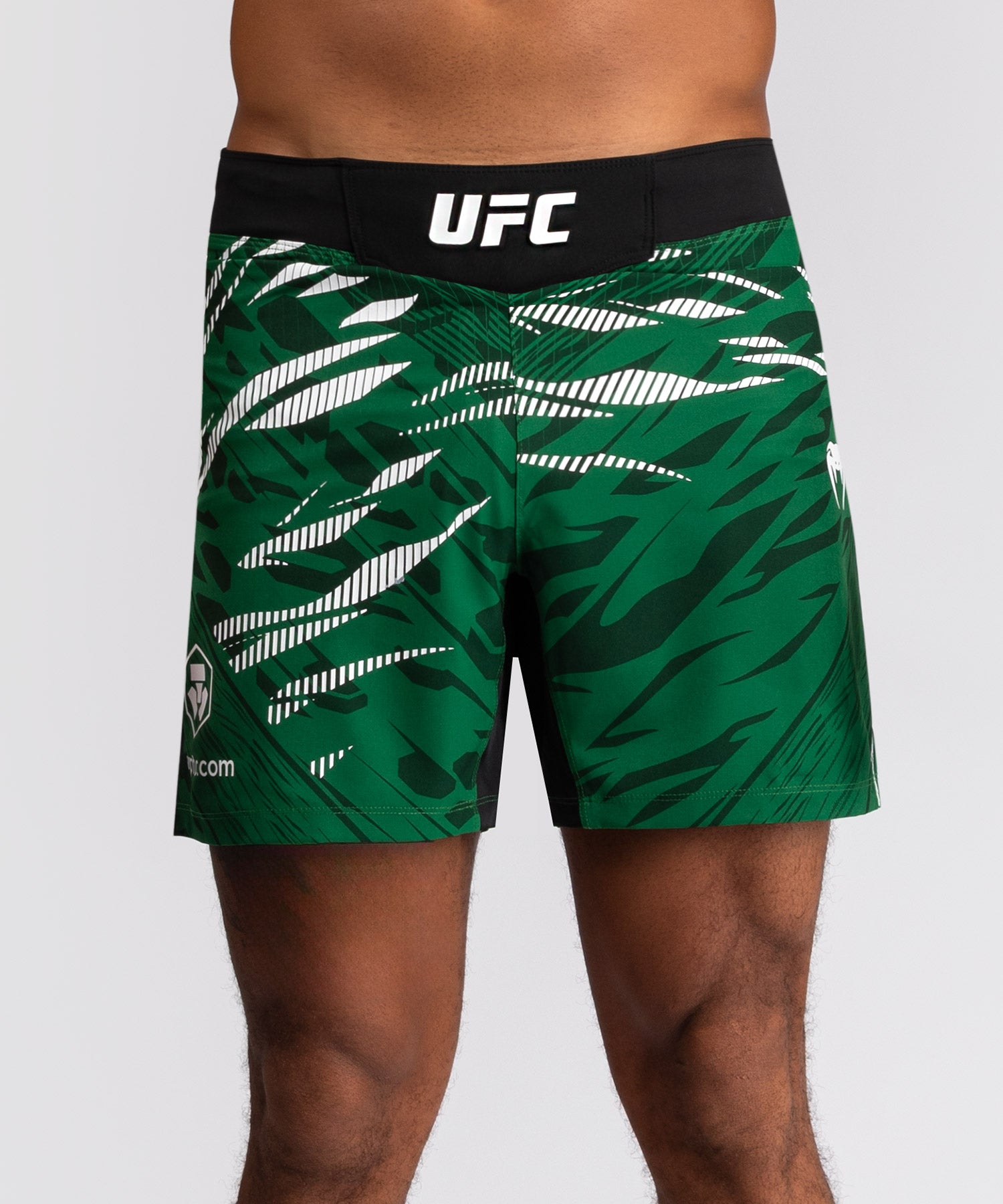 Shorts de Combat pour Hommes UFC Fusion by Venum Authentic Fight Night - Coupe Courte - Vert - product-type_Shorts de MMA