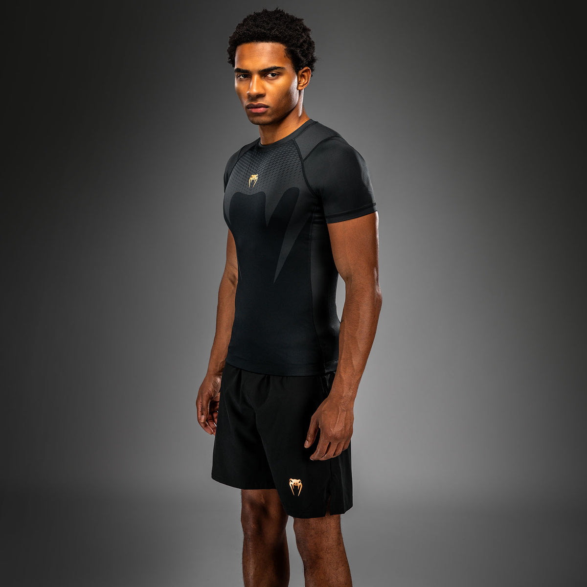 Rashguard manches courtes Venum Attack - Noir/Or