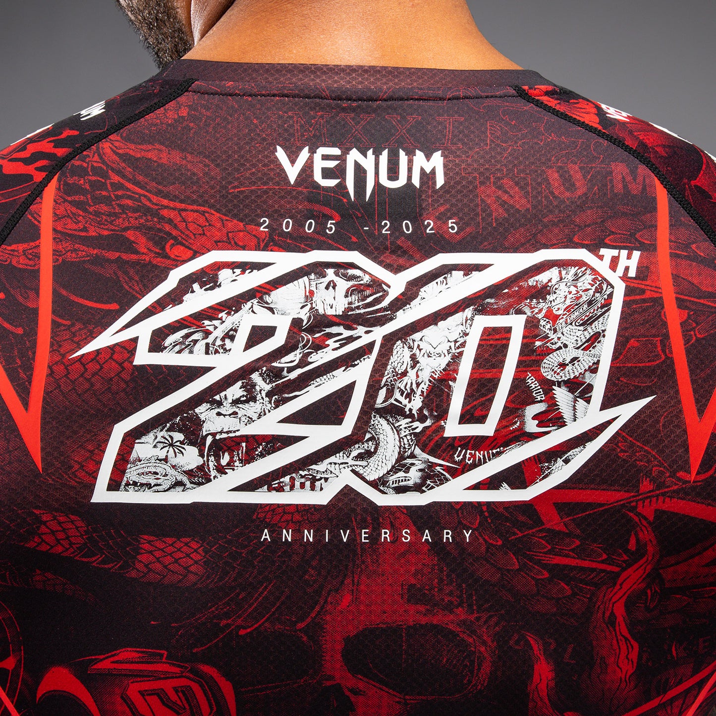 Rashguard à Manches Courtes Venum 20th Anniversary - Noir/Rouge - product-type_T-Shirts de Compression