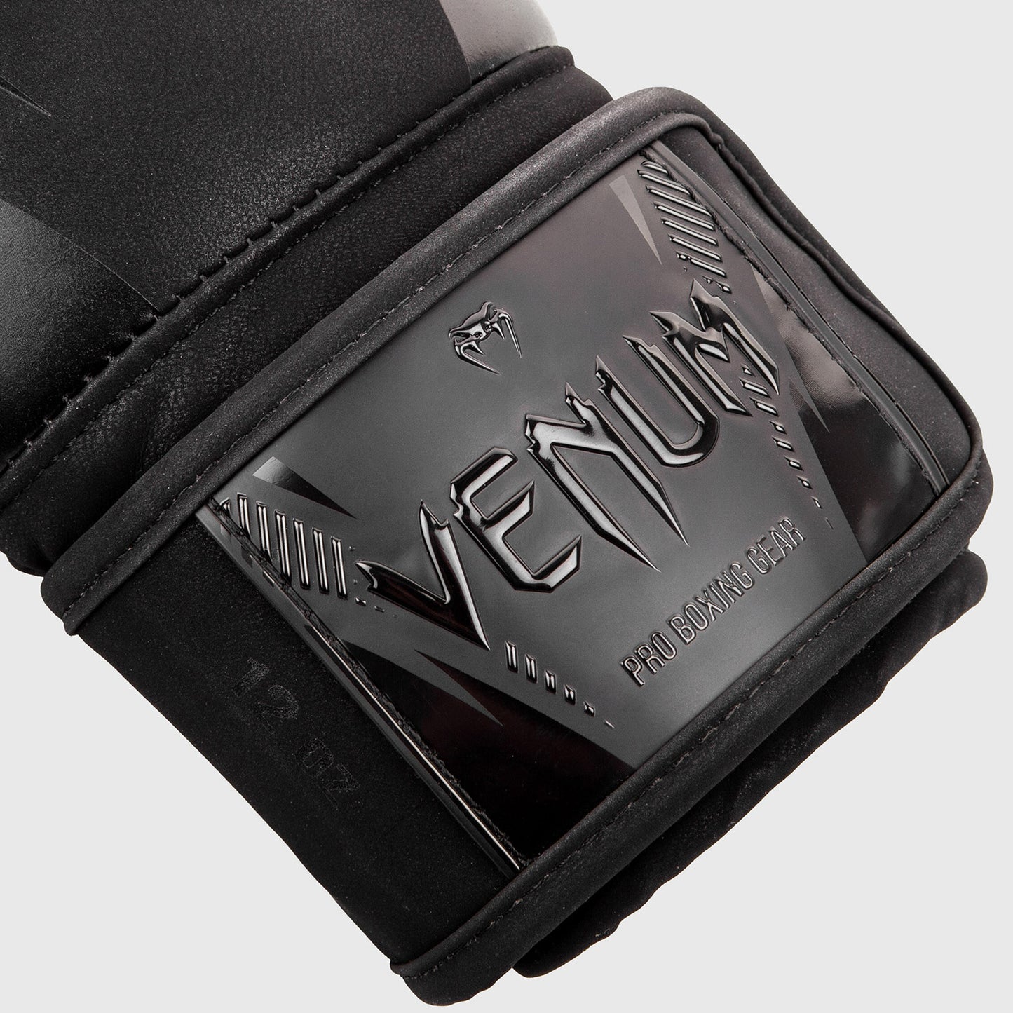 Gants de boxe Venum Impact – Noir/Noir