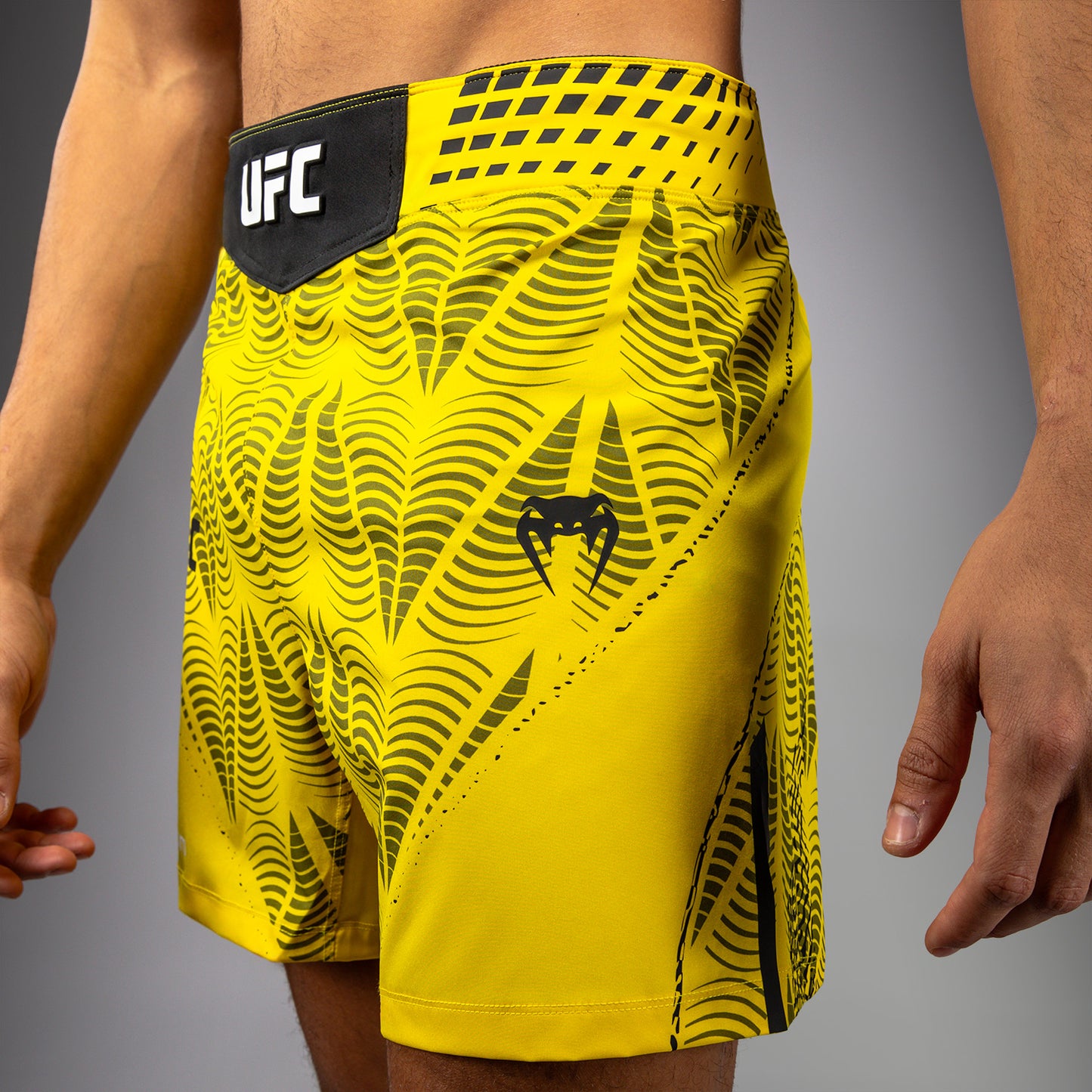 Short de combat coupe courte Homme UFC Zenith by Venum Authentic Fight Night - Jaune
