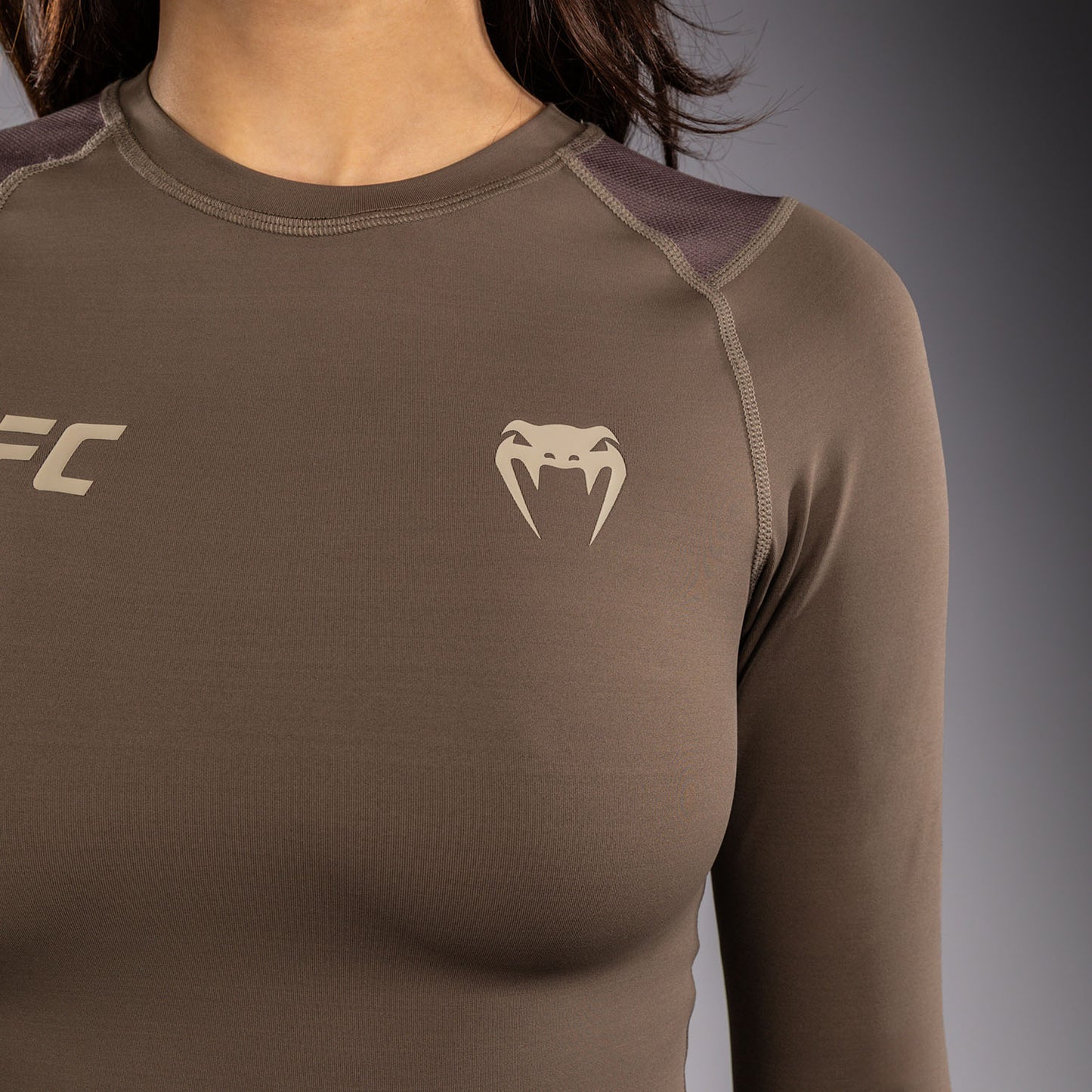 Rashguard à Manches Longues Technique pour Femme Venum UFC Unity by Venum Authentic Fight Week - Marron