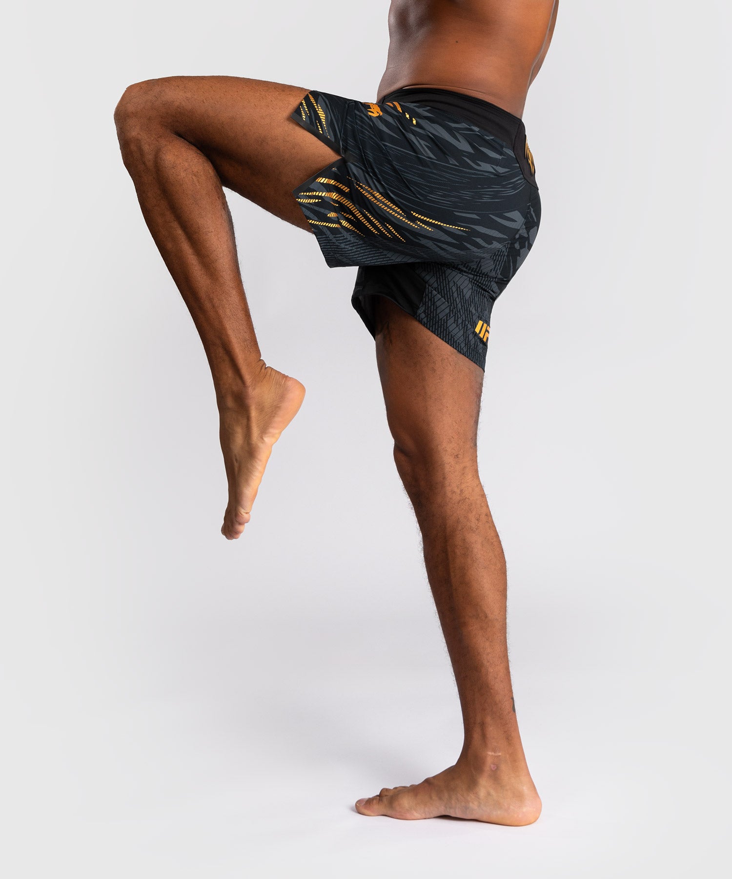 Shorts de Combat pour Hommes UFC Fusion by Venum Authentic Fight Night - Coupe Courte - Champion - product-type_Shorts de MMA