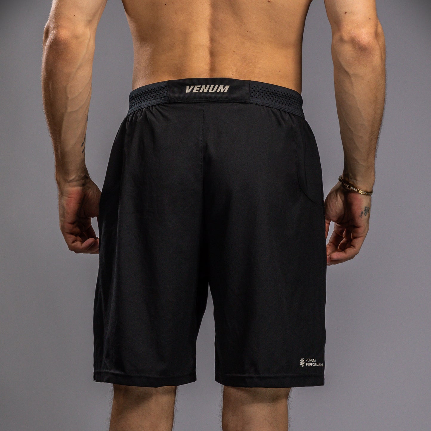 Short d'entraînement Venum G-Fit Air pour Hommes - Noir Intense/Sable Désert - product-type_Shorts de training