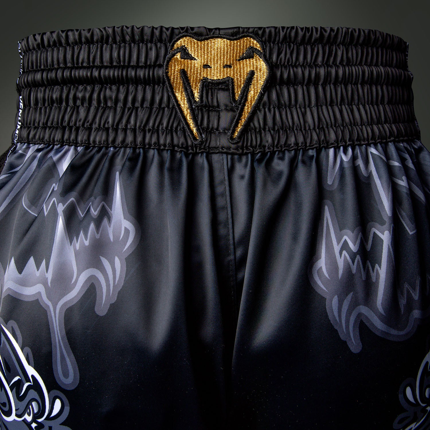 Short de Muay Thaï Venum Wolf Atak – Noir/Gris - product-type_Shorts de Muay Thai