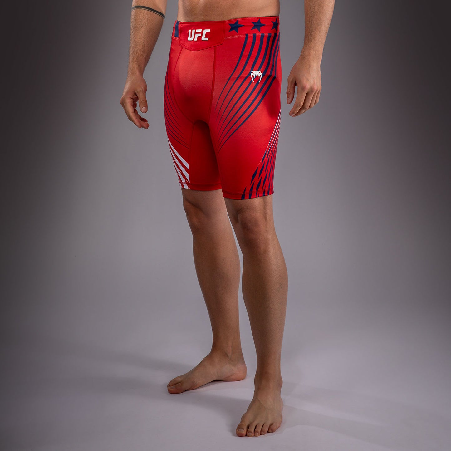 Official UFC Freedom 250 by Venum Authentic Fight Night Short Vale Tudo pour homme - Rouge - product-type_Shorts de compression