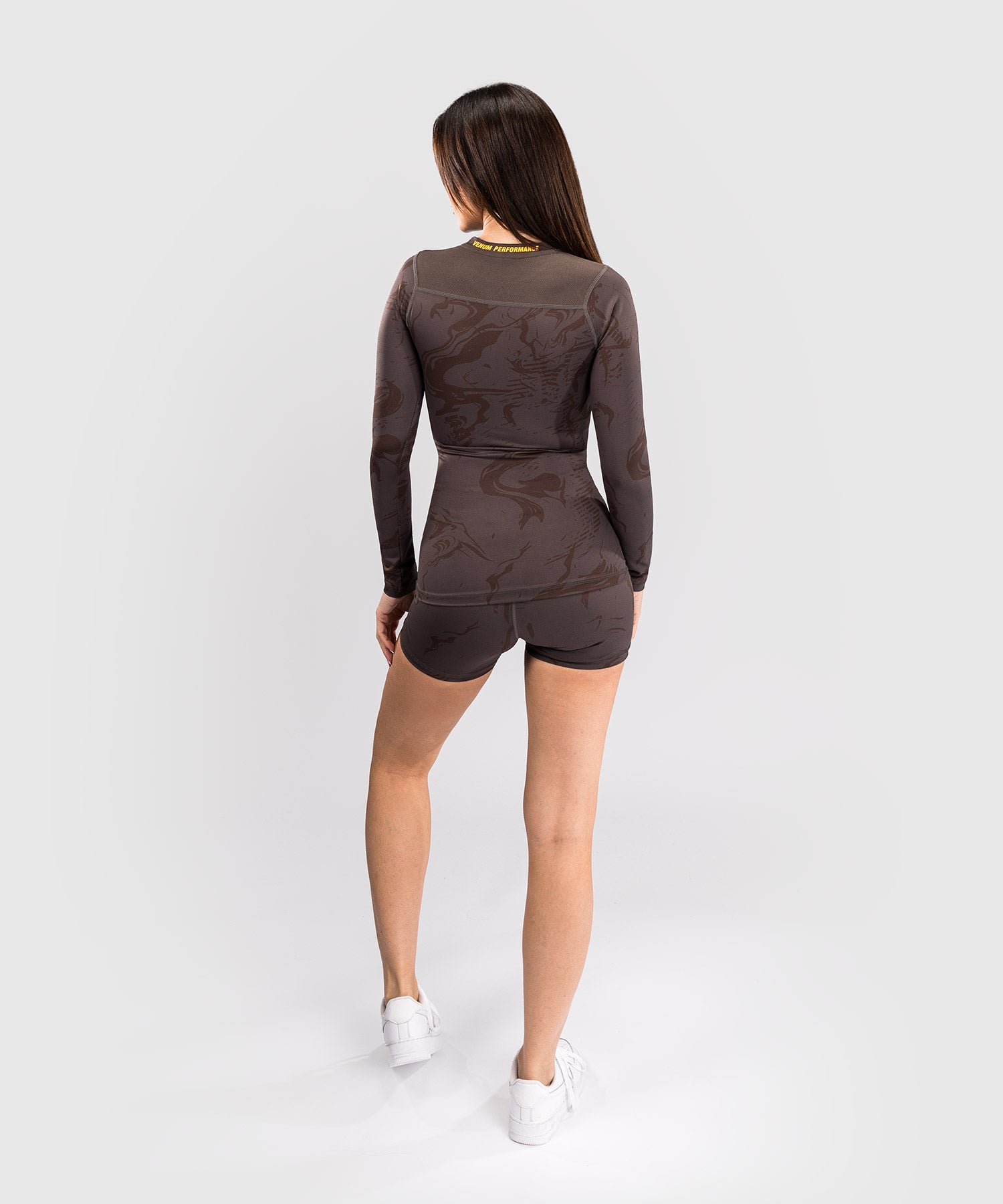 Rashguard Performance à Manches Longues pour Femmes UFC Fusion by Venum Fight Week - Marron Terrestre - product-type_T-Shirts de Compression