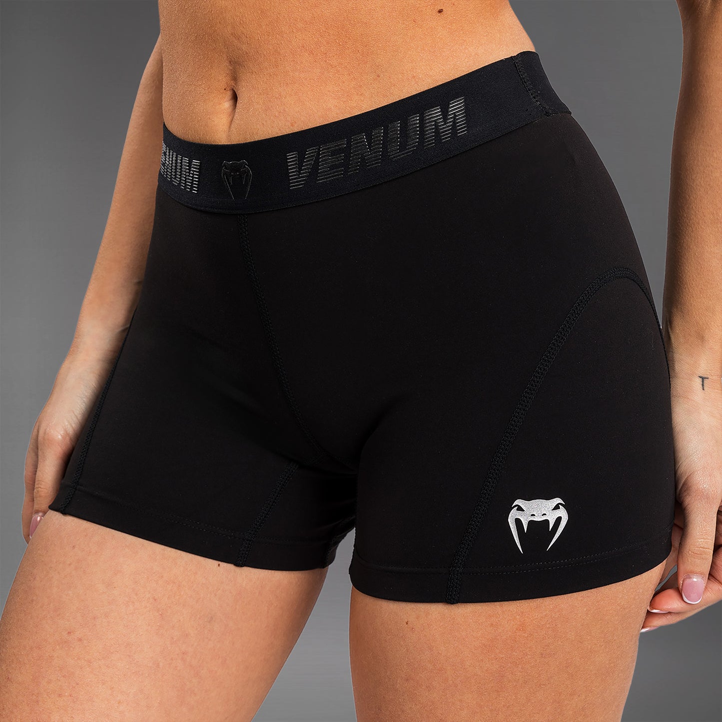 Short Venum Elevate pour Femmes Vale Tudo - Noir - product-type_Shorts de compression