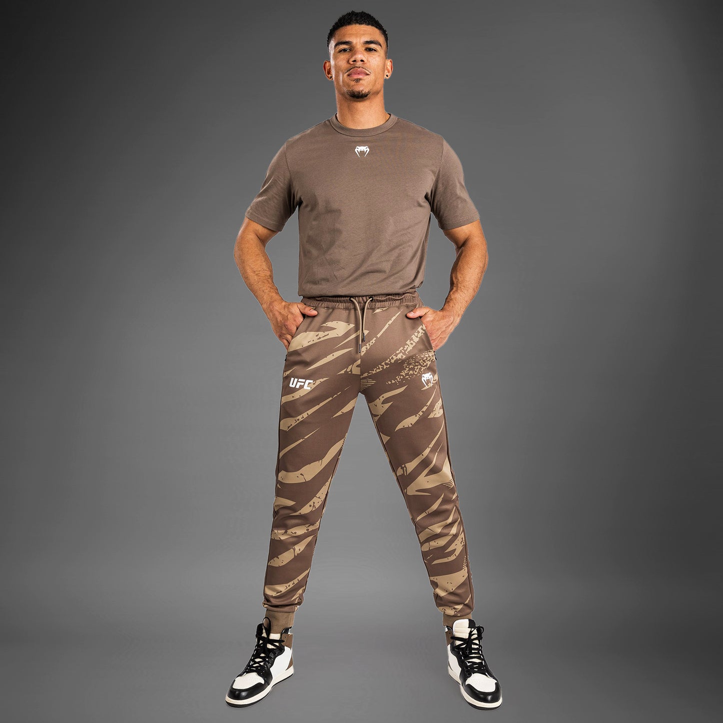 Pantalon pour Hommes UFC Adrenaline by Venum Fight Week - Desert Camo - product-type_Pantalons de jogging