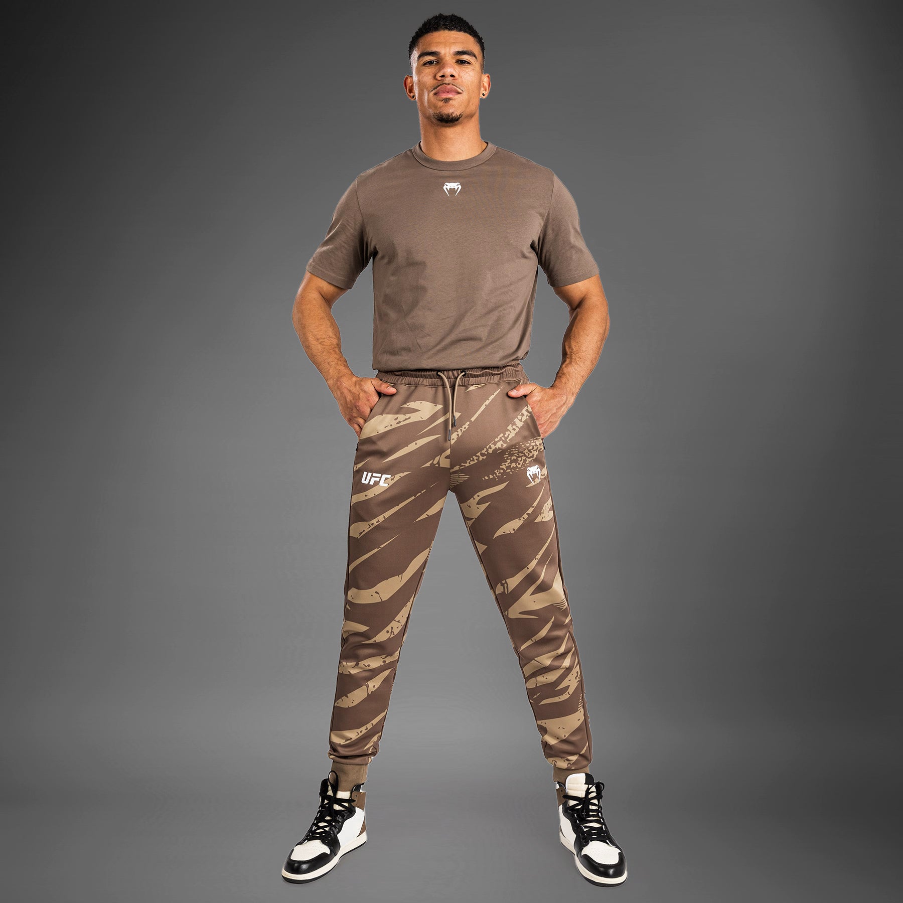 Pantalon pour Hommes UFC Adrenaline by Venum Fight Week - Desert Camo - product-type_Pantalons de jogging