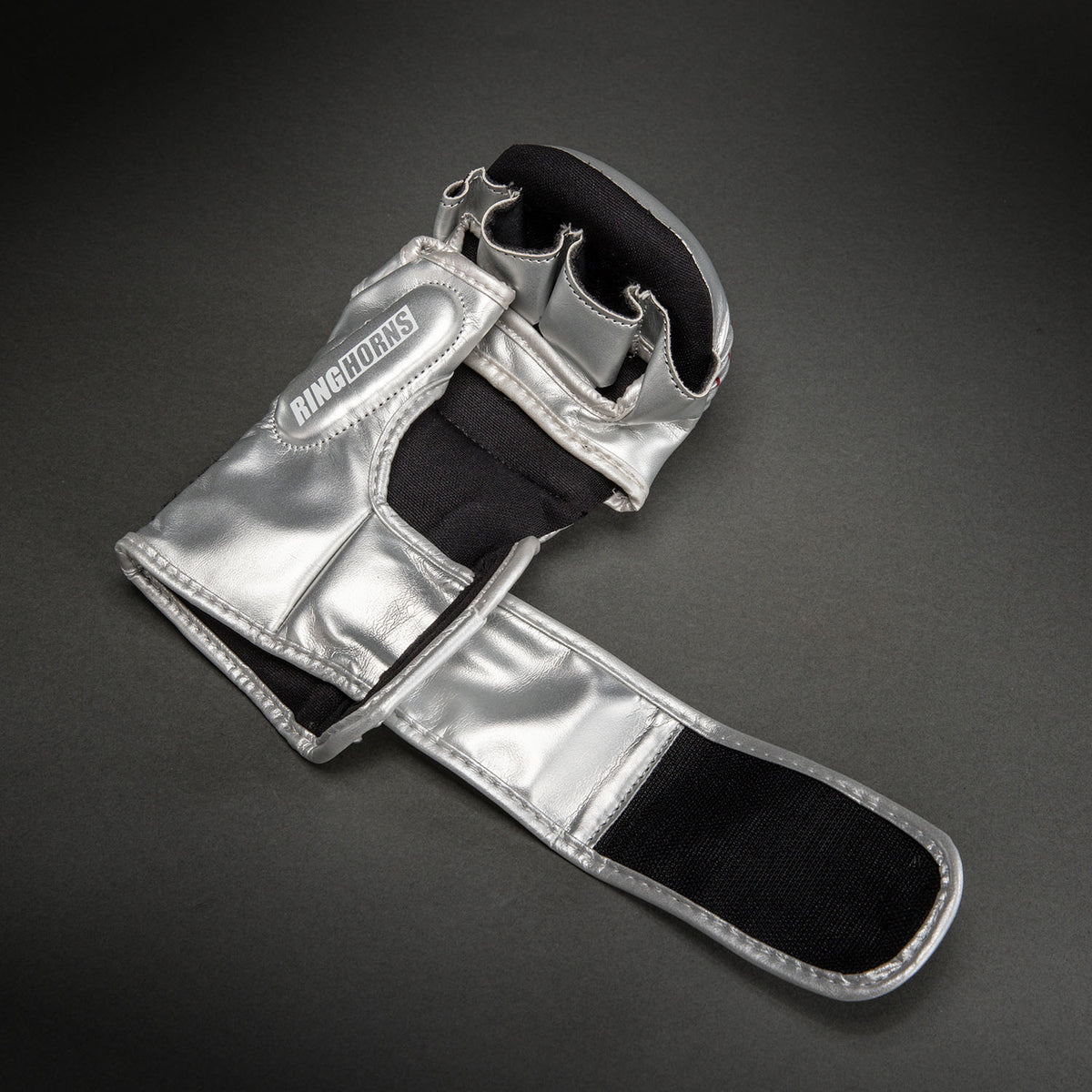 Gants de sparring MMA Ringhorns Charger by Venum - Argent/Noir - product-type_Gants de Sparring